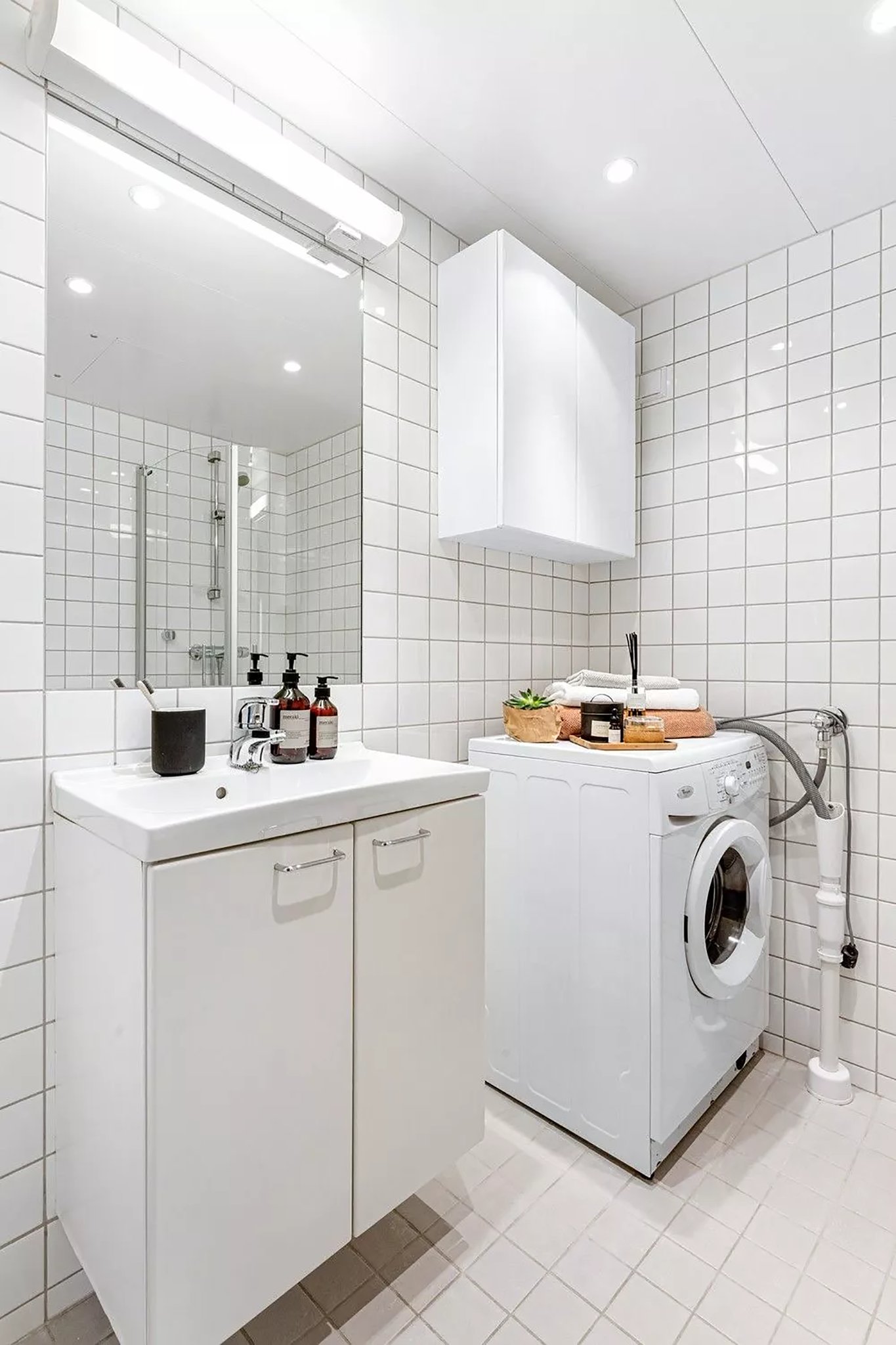 Three_Bedroom_Apartment_Bathroom2_S