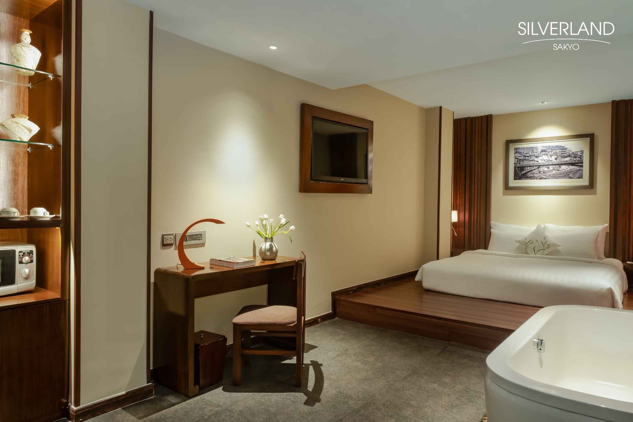 Serene_Standard_(1)_S