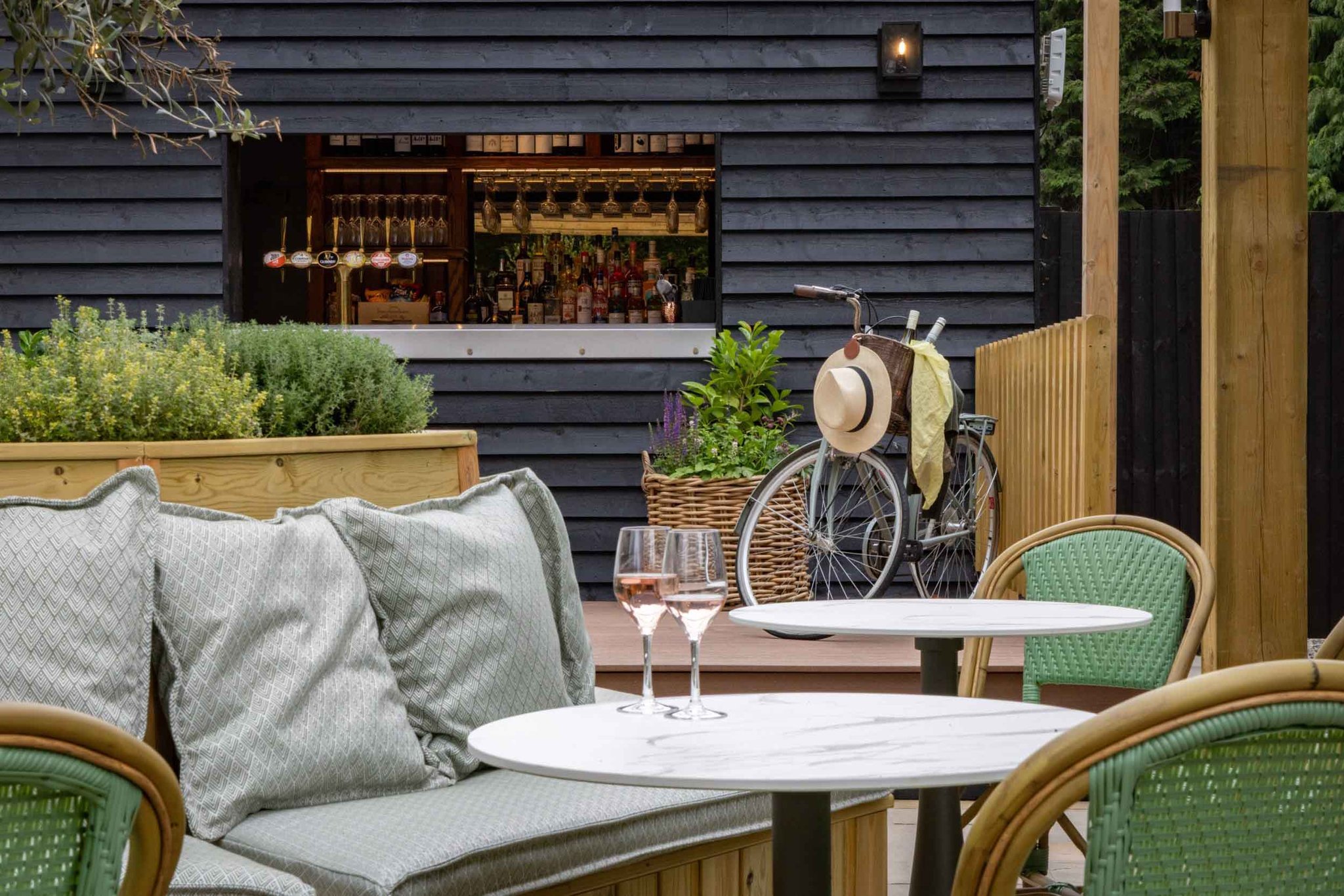 the-ragged-robin-godalming-exterior-015_S