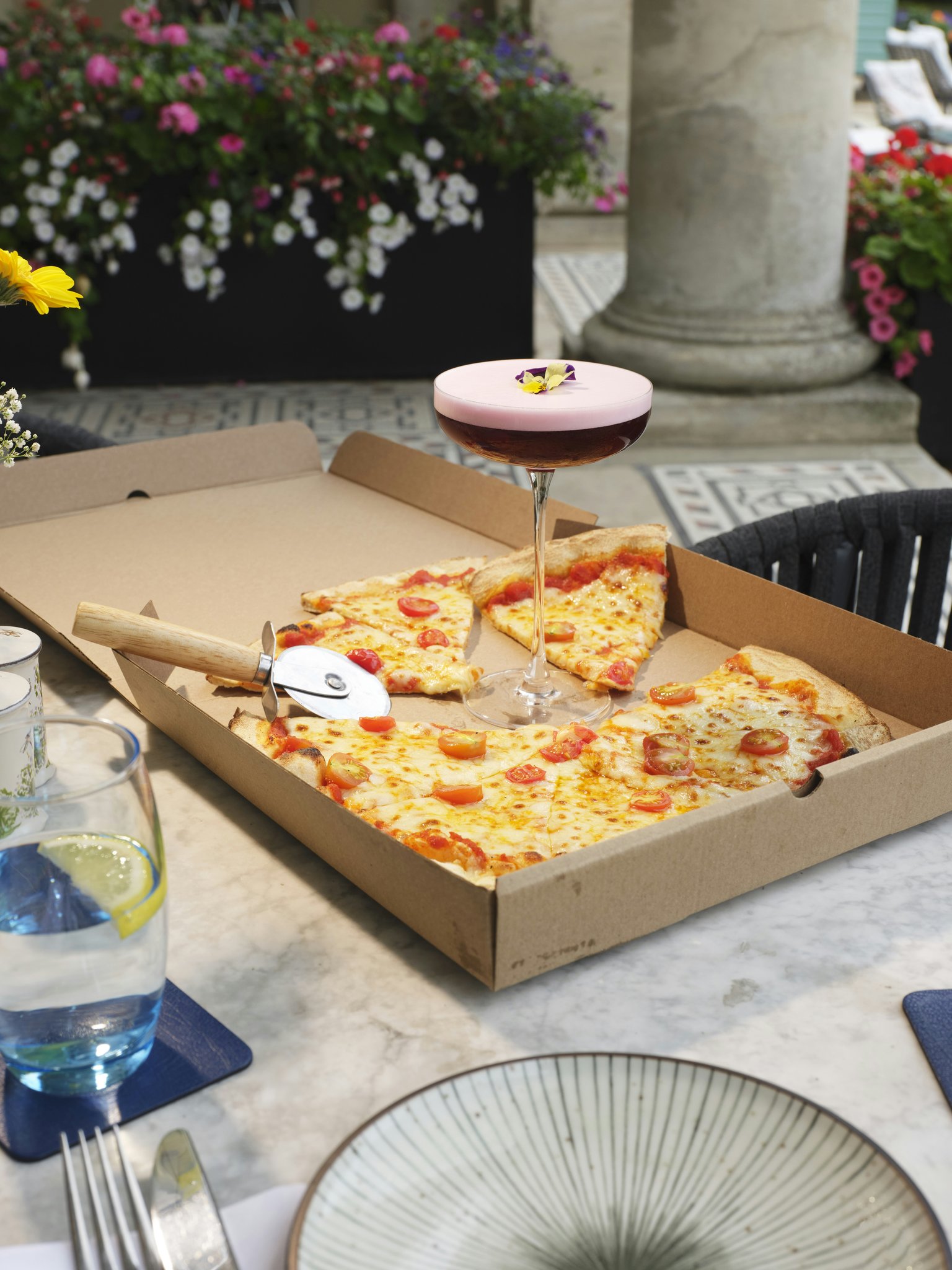 fAfjy8N8jUacgb98nu7dDQ_Terrace_Food_and_cocktail_S