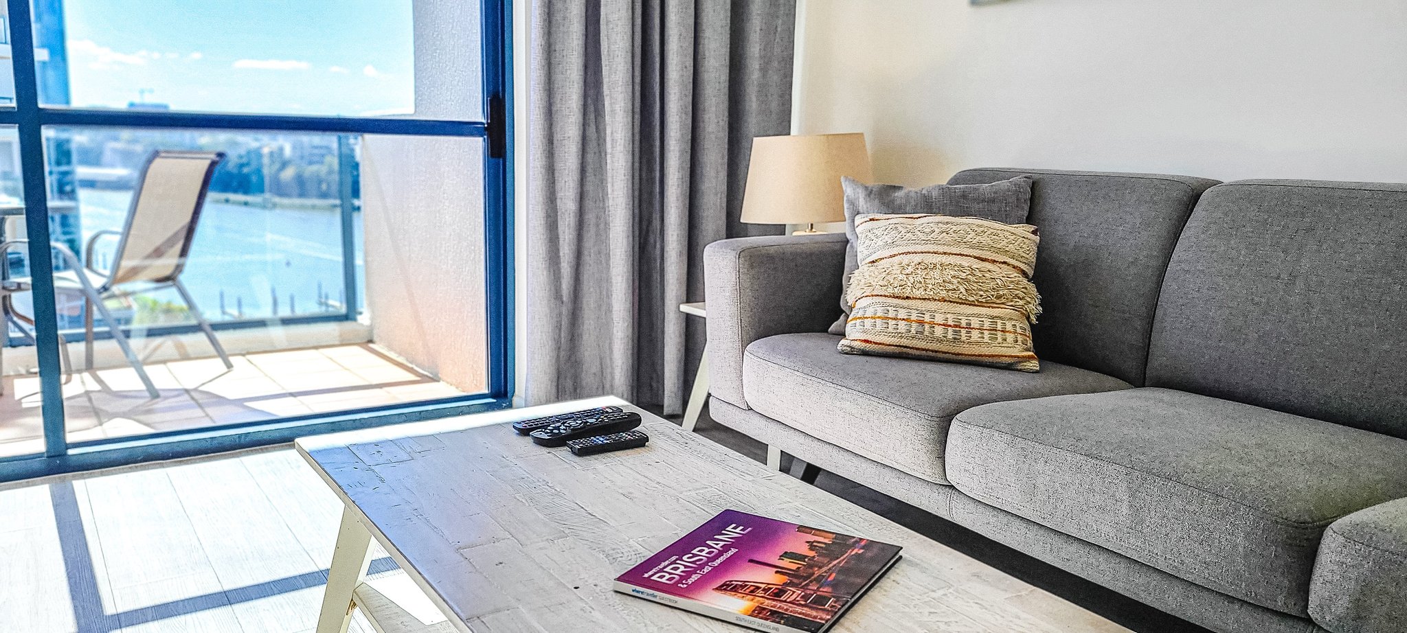 ZkPYfeMA0e06Y3LNU1Cw_Living_Room_-_1312__S