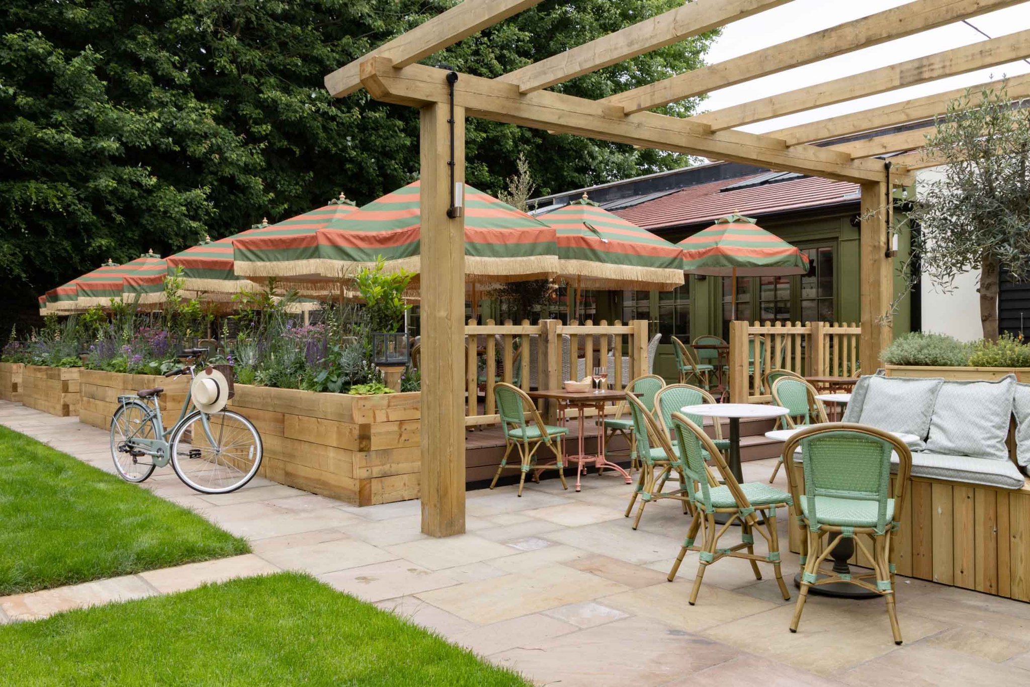 the-ragged-robin-godalming-exterior-009_S