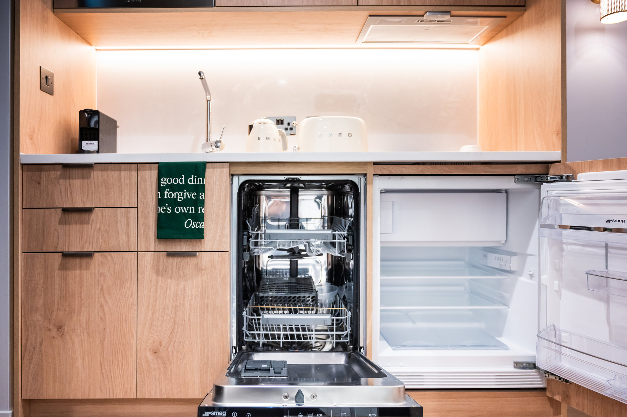 16._Kitchenette_Detail_S