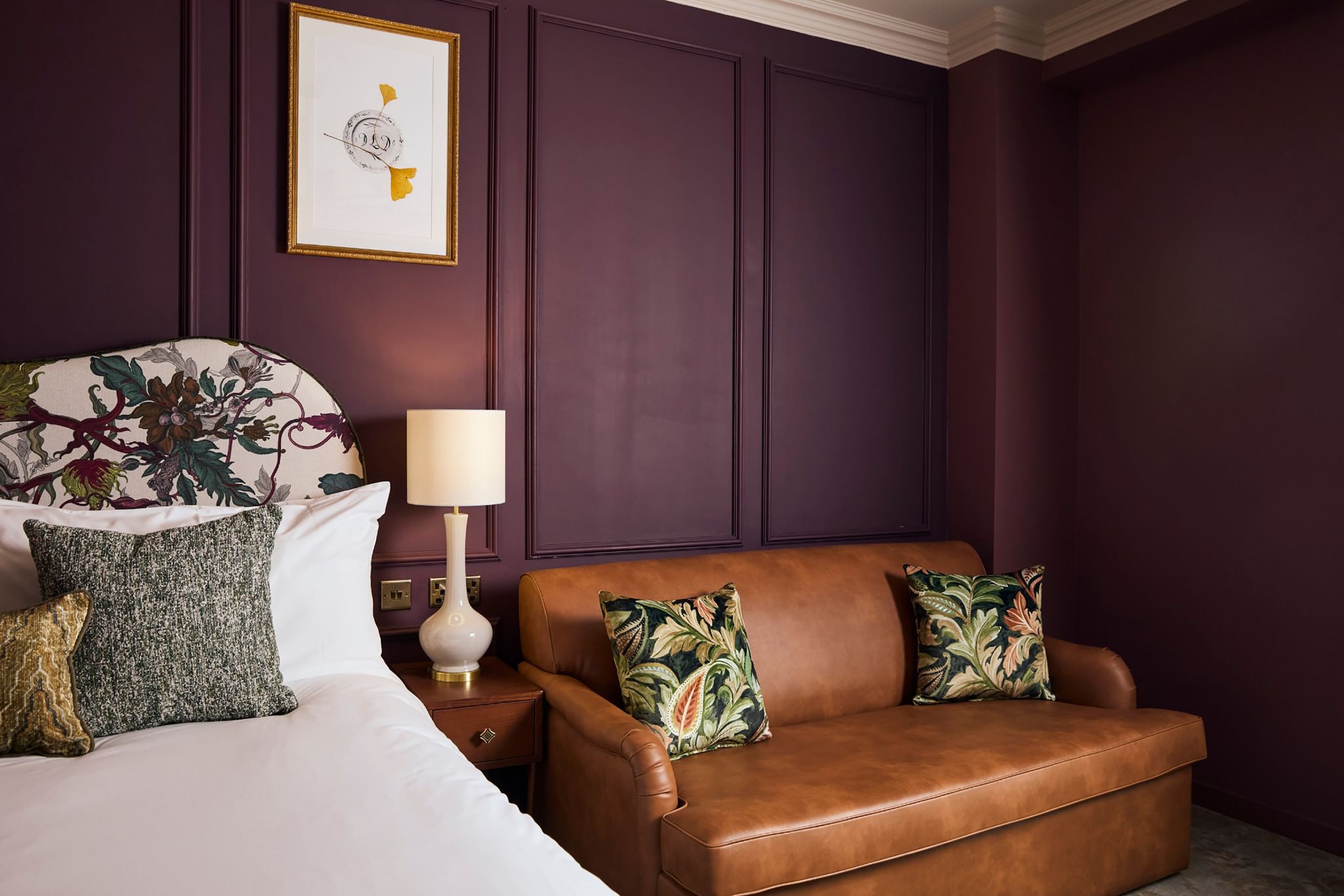 Comfy_Family_Room_Red_S