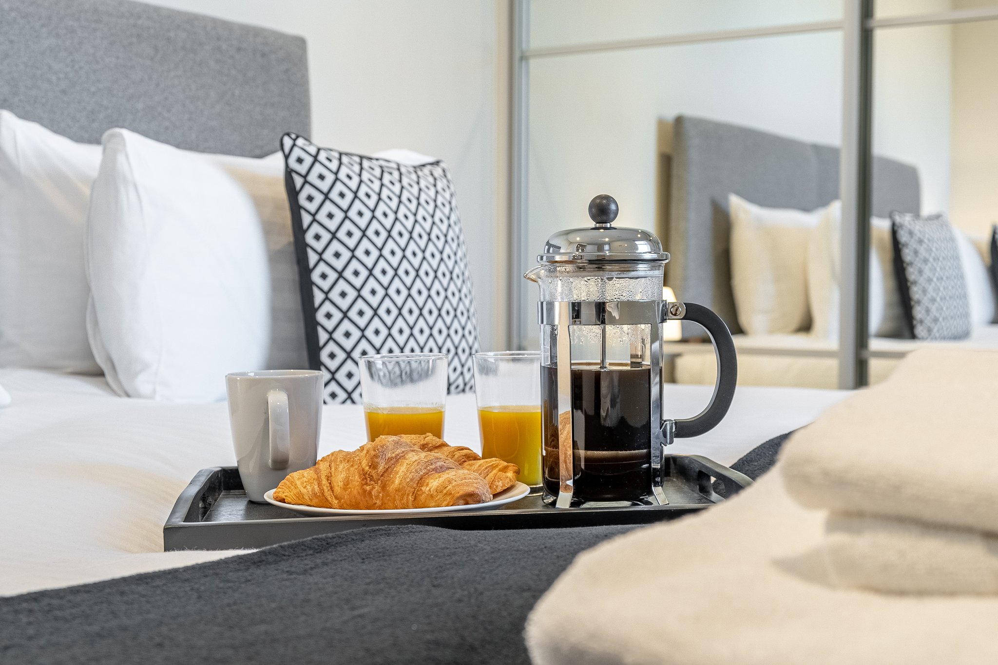 Two_Bedroom_One_Bathroom_Apartment_(9)_S