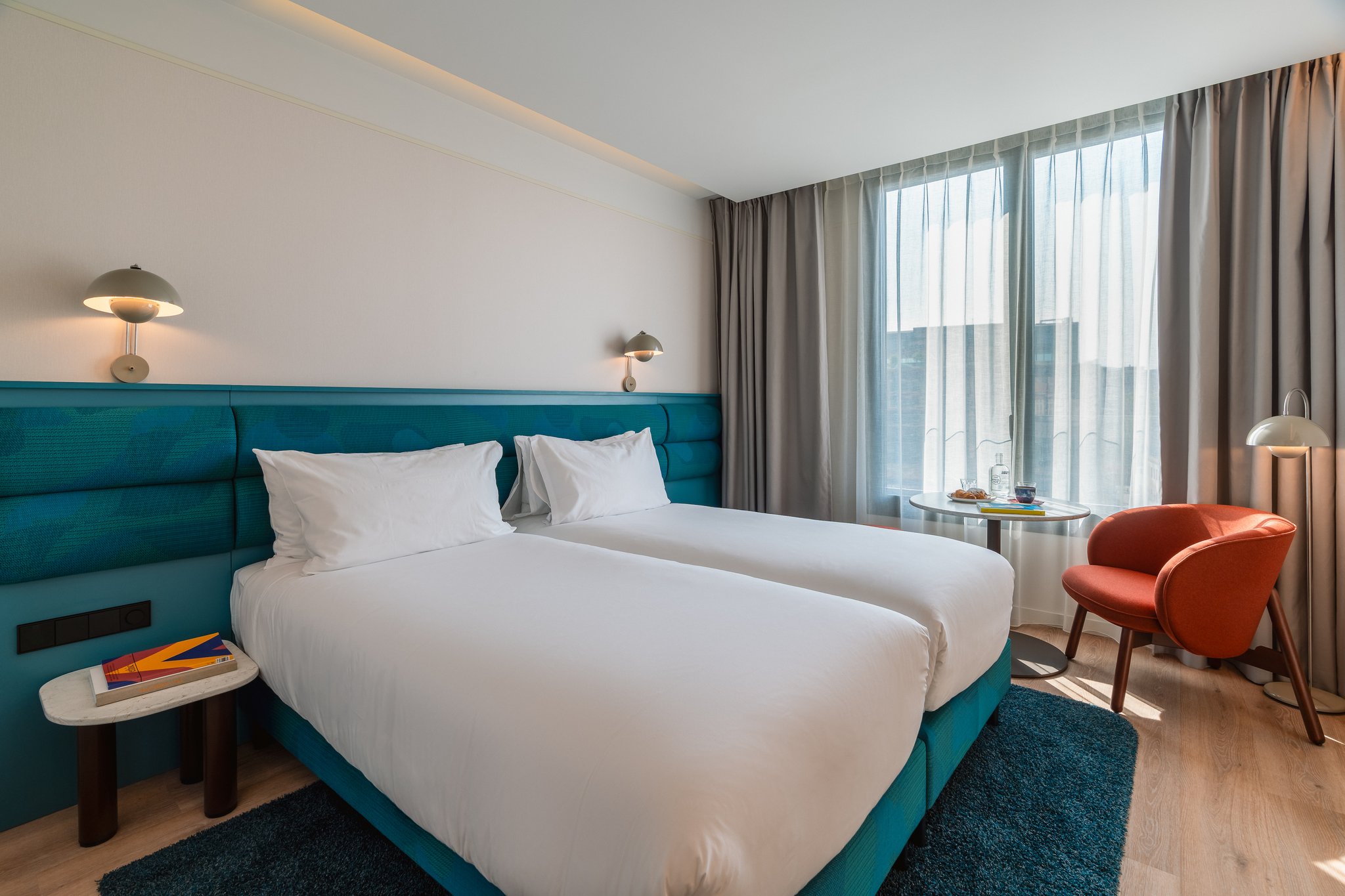 E0Vv9rJWUE6gbpuTiMr2sw_The_Social_Hub_Barcelona_Twin_Room_S