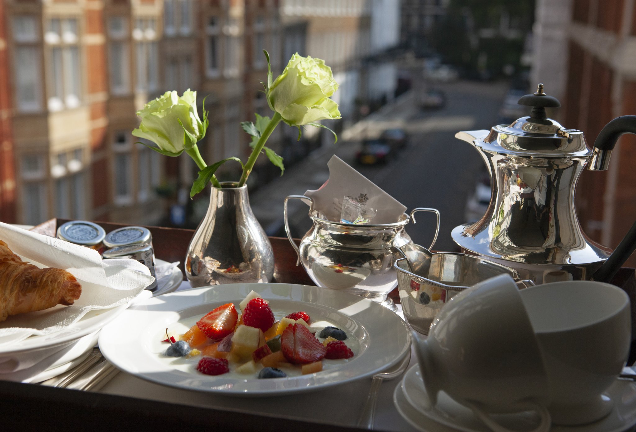 Breakfast_with_view_S