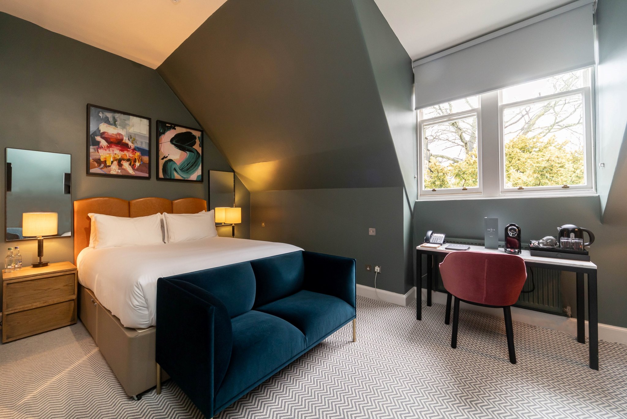 nMNEUbAKP0adOVsIz2AqAA_Classic_Room_S