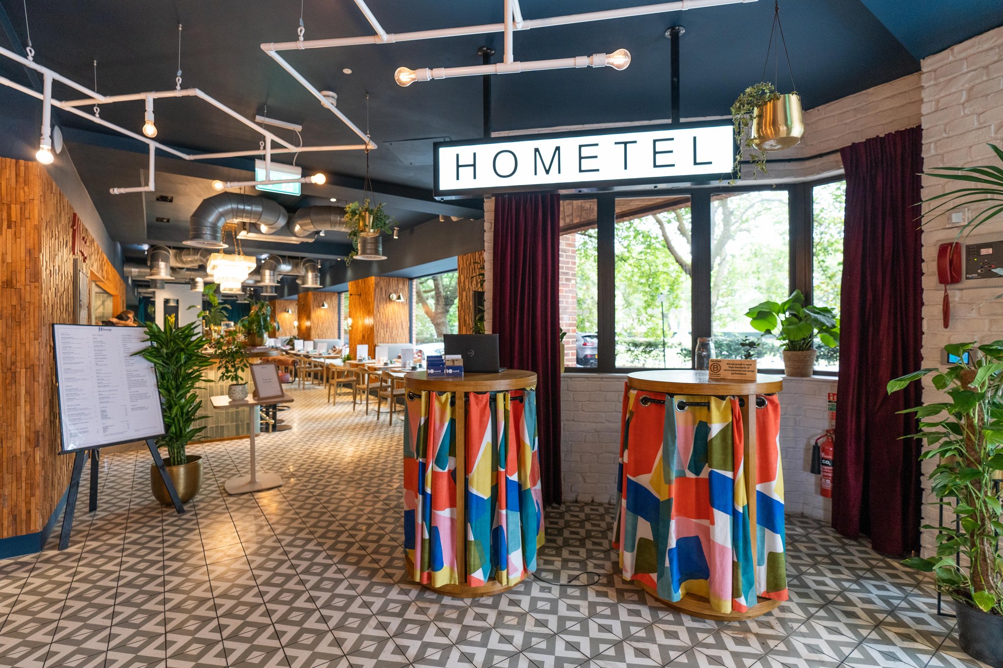 RESTAURANT_ENTRANCE_S