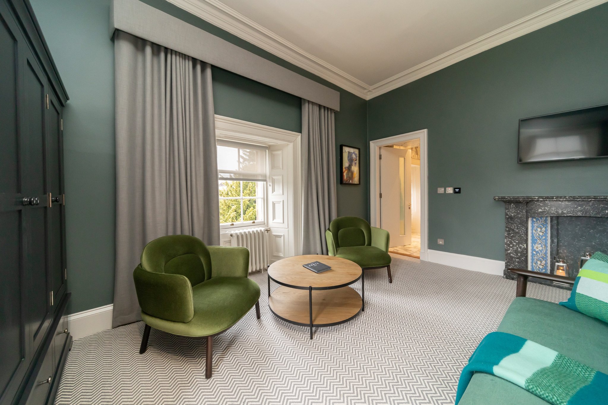 The_Scott_-_Signature_Room_4_S