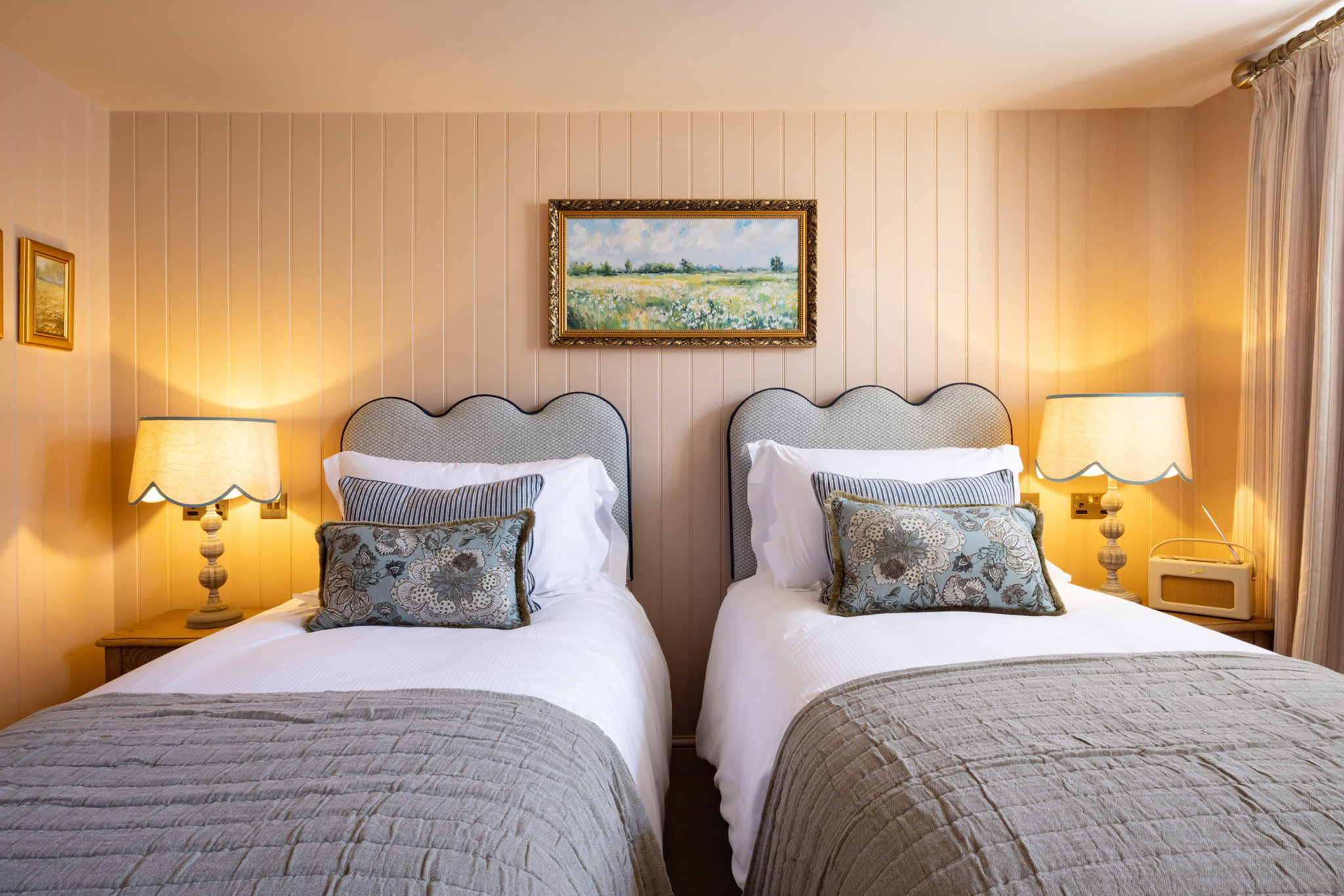 Really_Comfy_Twin3_S