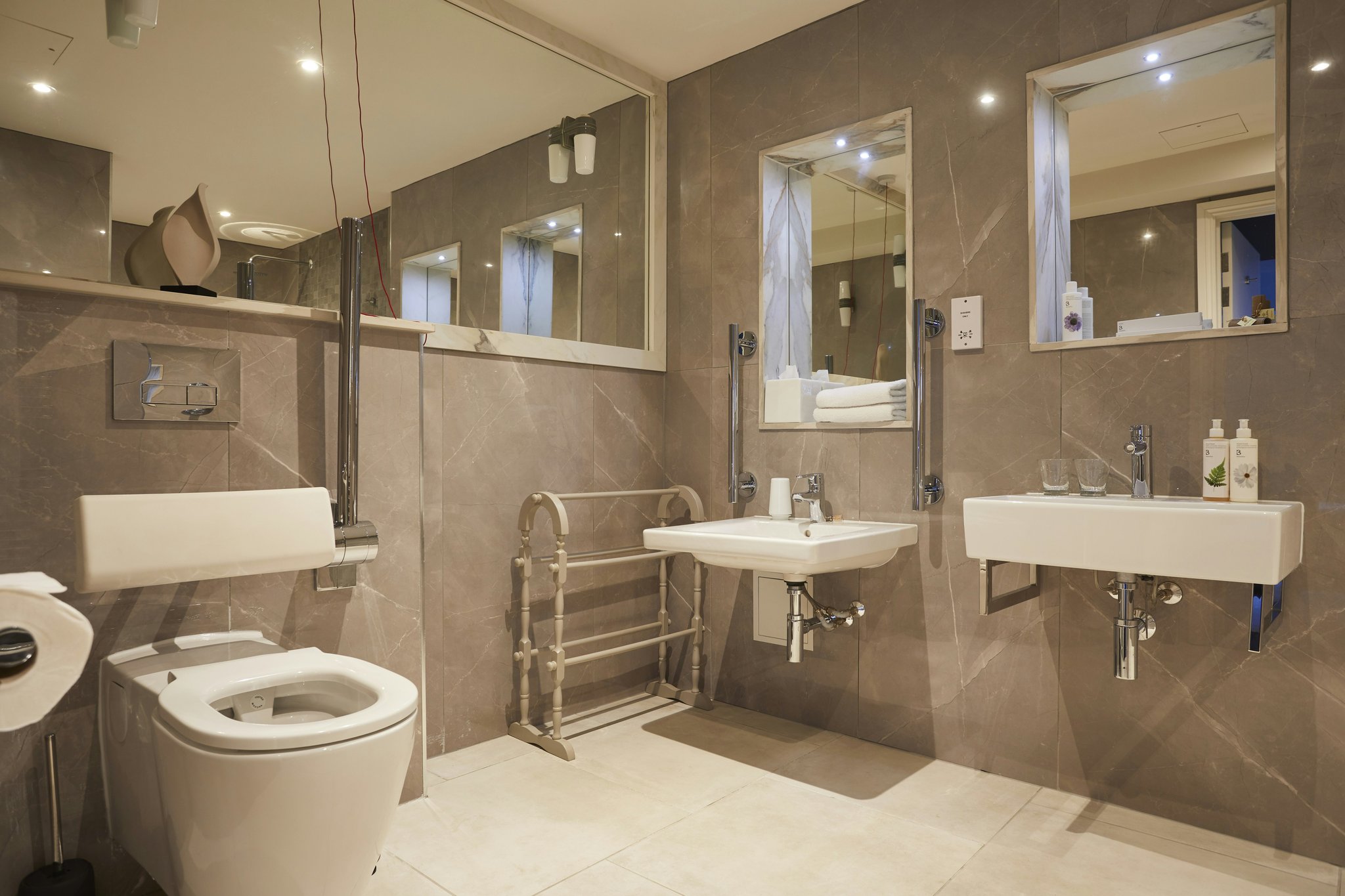 jATc6knqr0a83inyXonjFQ_Fancy_Double_Room-04_S