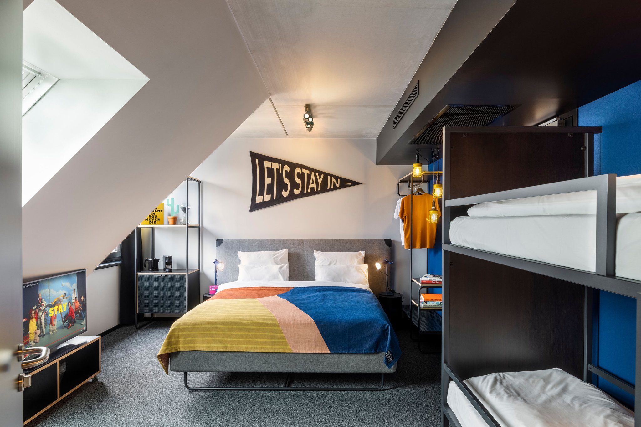 Family_Room_Sleep_Four_S