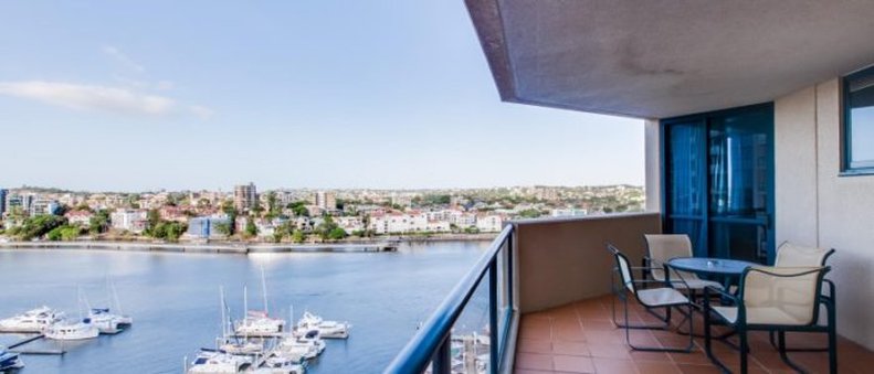 zttYKDyBqkGmxSFoSWufkg_Riverview_balcony_P