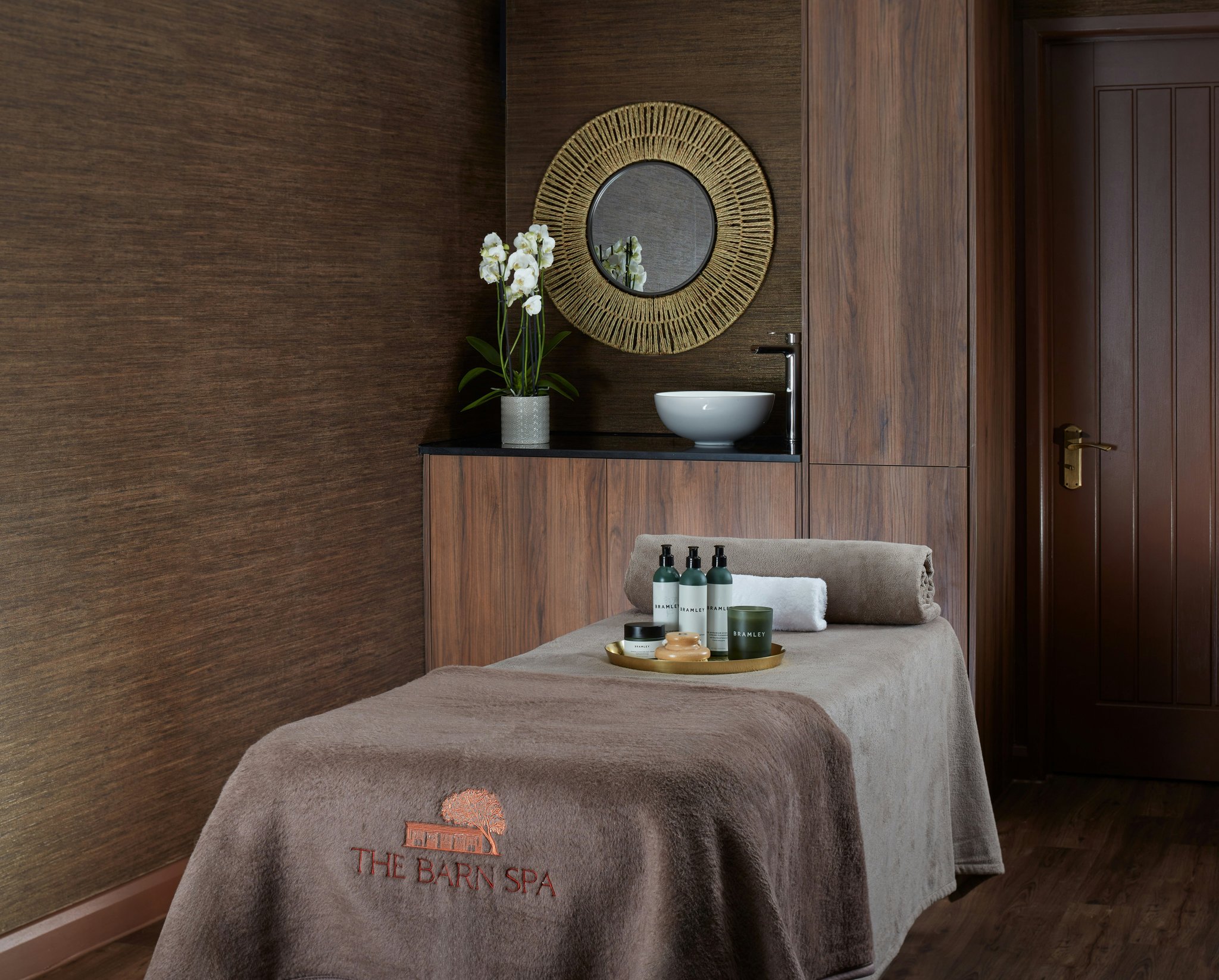 RUPwnXaqvkSvnlfrY8u18A_Single_Treatment_Room_Barn_Spa_S