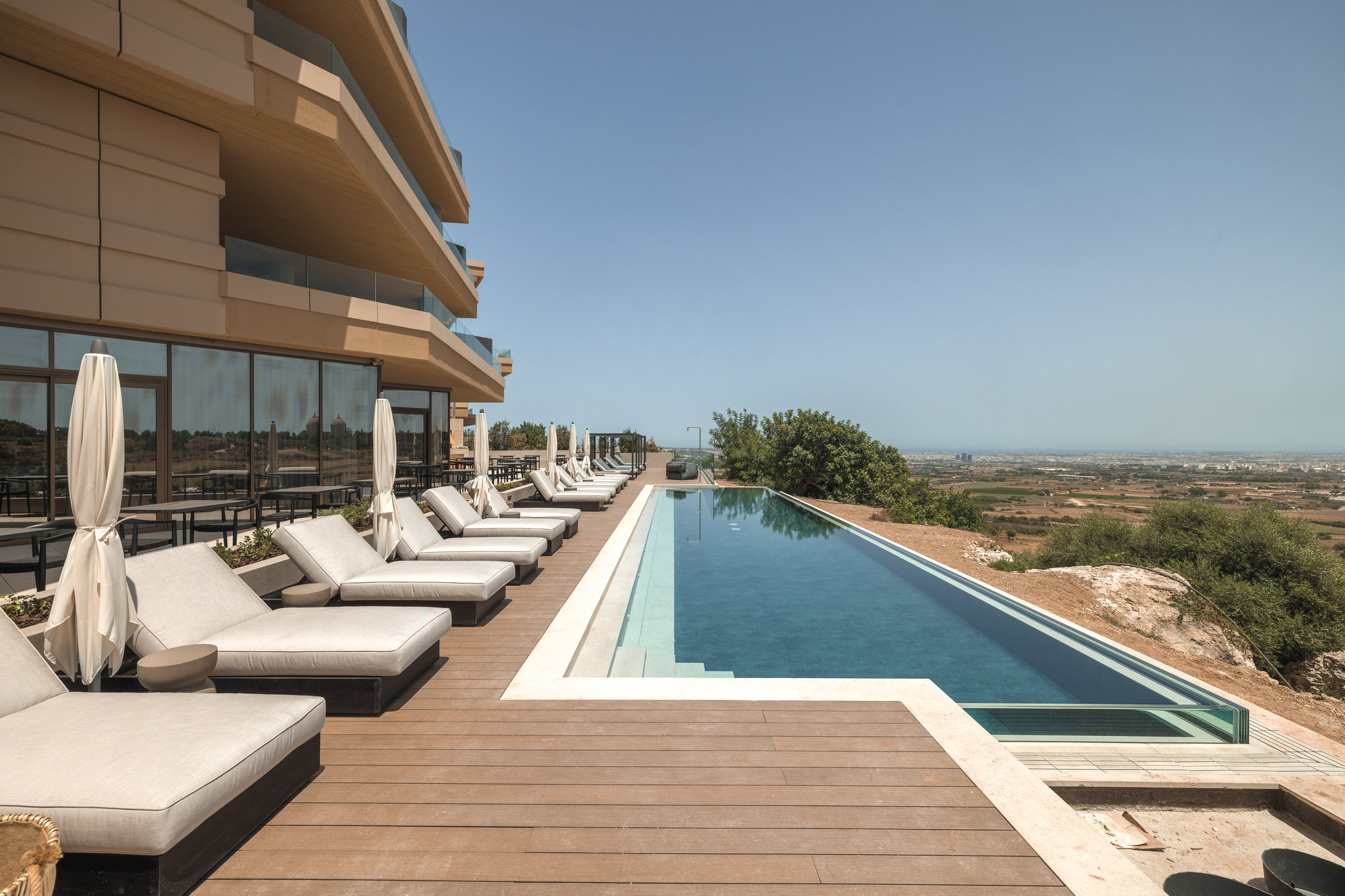 Verdala_Wellness_Hotel_-_Facilities_-_Outdoor_Pool_and_Po_S