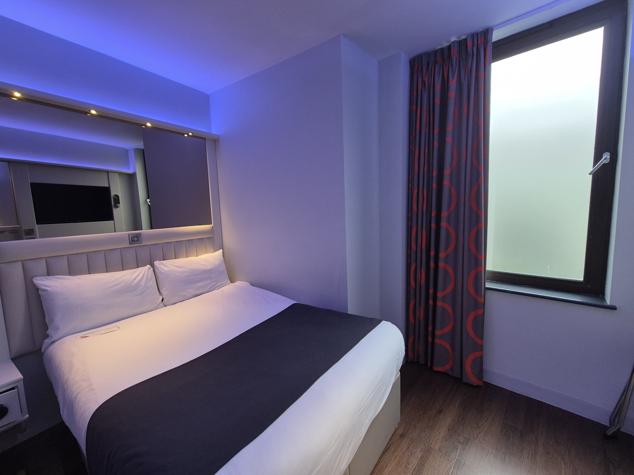 1EuTlpnuN06vKoqt5Lk5A_Classic_Double_Frosted_Window_S