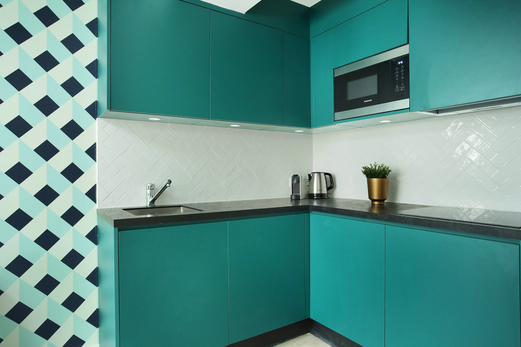 SCQemcIR80yFLaH19eQhA_Two-Bedroom_Apartment_Essential_Six_S