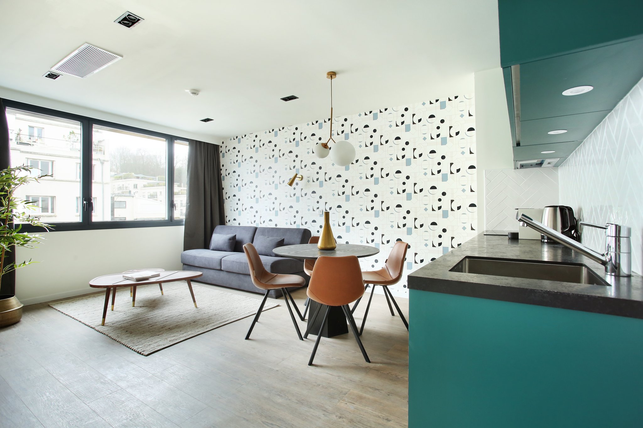 RLGb1xDBUe8PG0zjLJjw_One-Bedroom_Apartment_Ess_Four_Perso_S