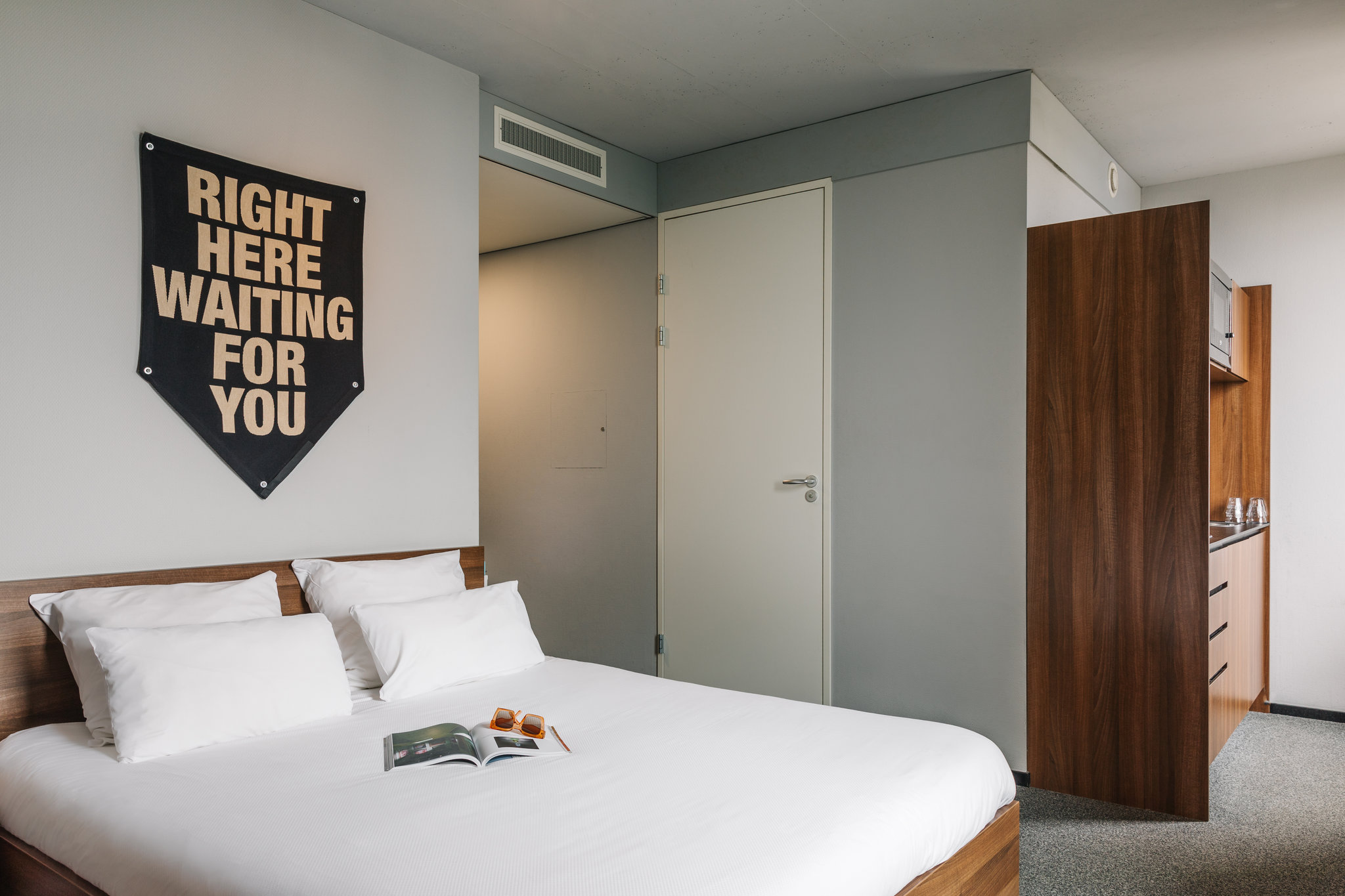 dprRHOaF4Eeu5Hge1wiWQ_Deluxe_Studio_S