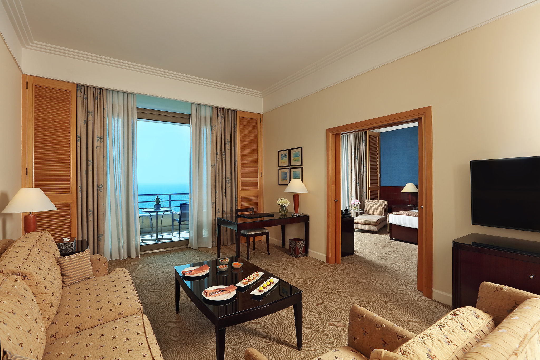 Presidential_Suite-PRE-livingroom_S