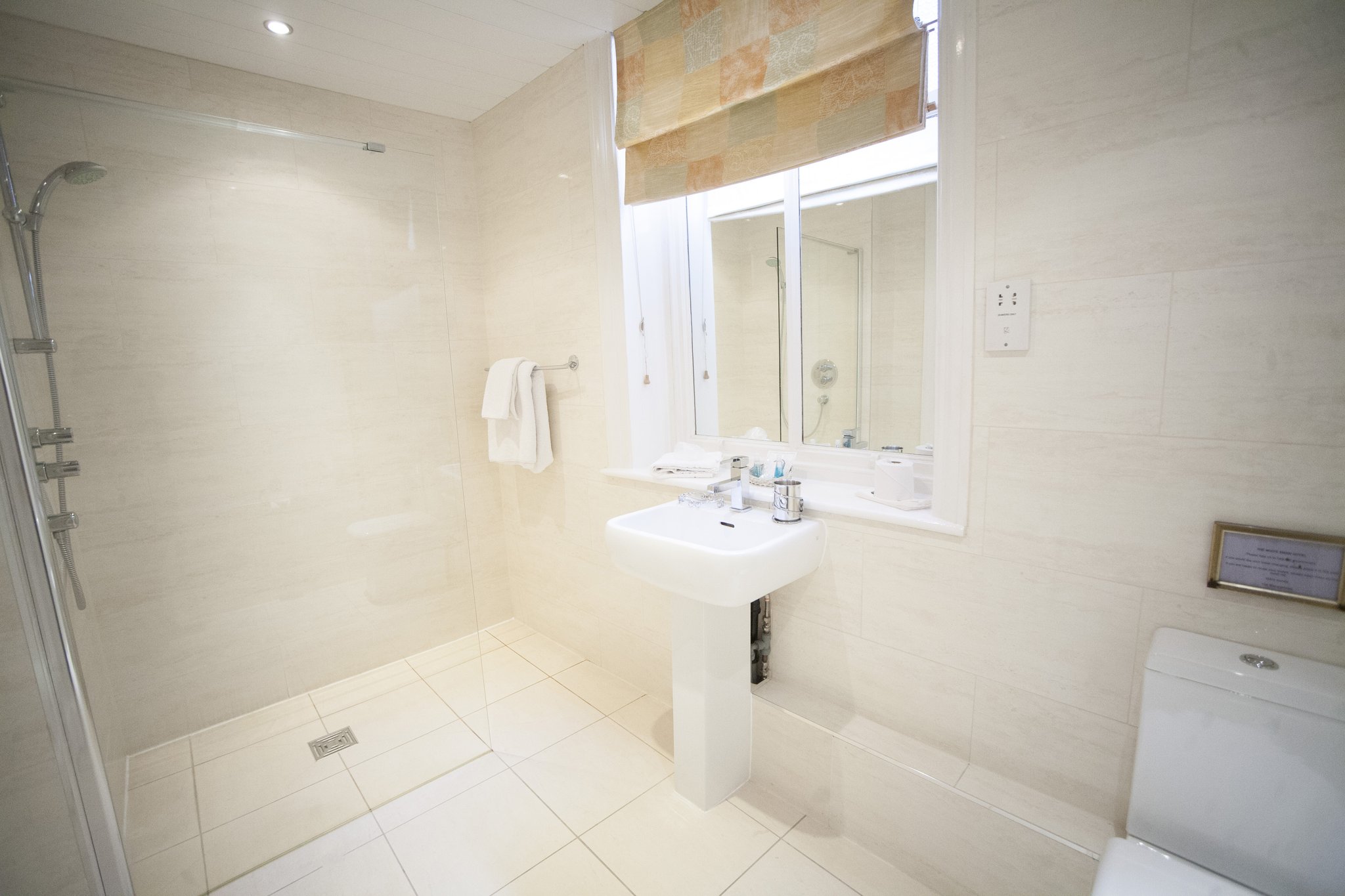 Standard_105_Bathroom_S