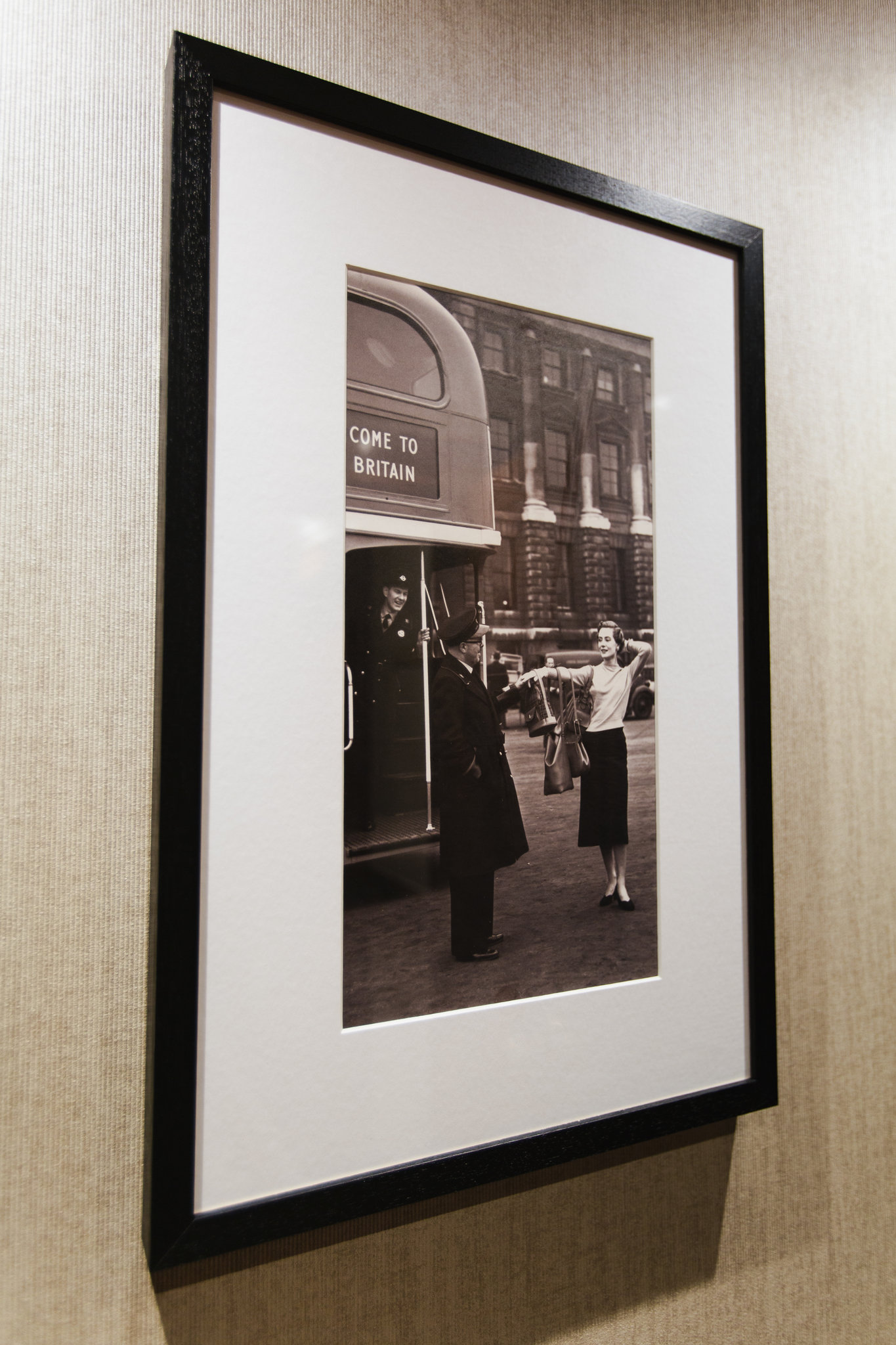 zZOukiGm40CKbZFCqS3cw_13_Rathbone_corridor-3_S