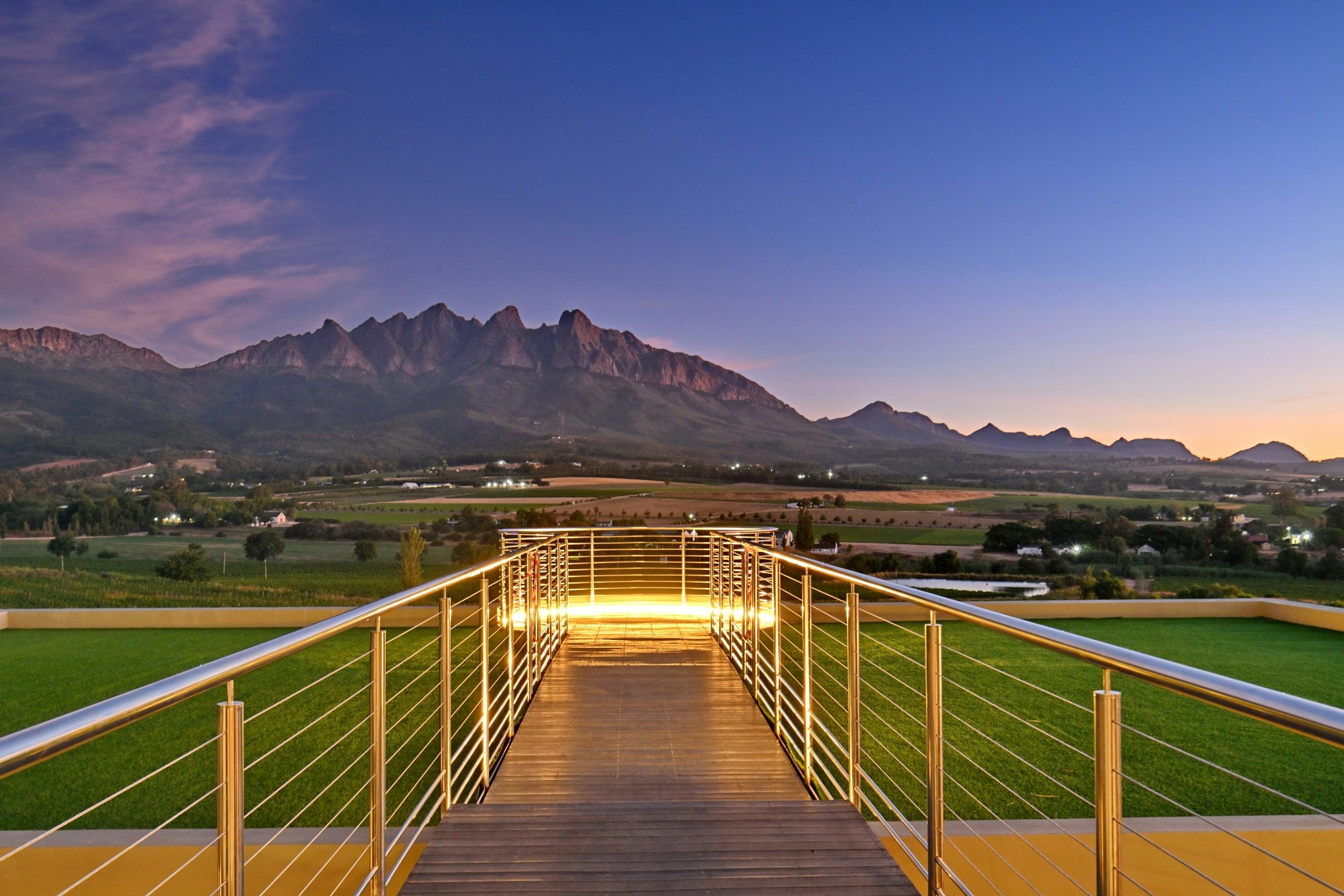 7bifOmG5Eue5m2rjaeSog_Insta_point_S