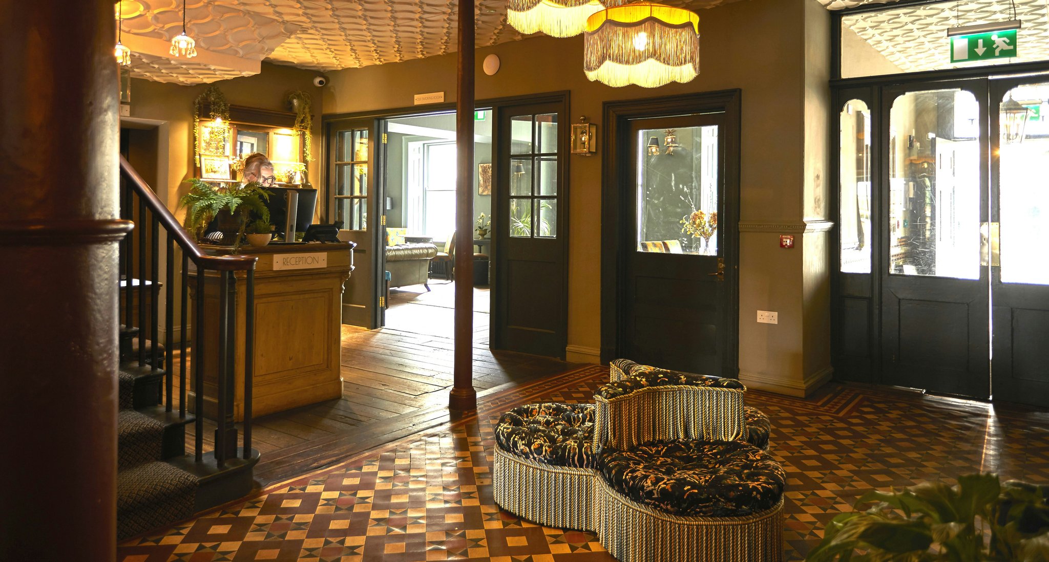 UB7wfDvVekSJejkExQu3Q_Reception2_S