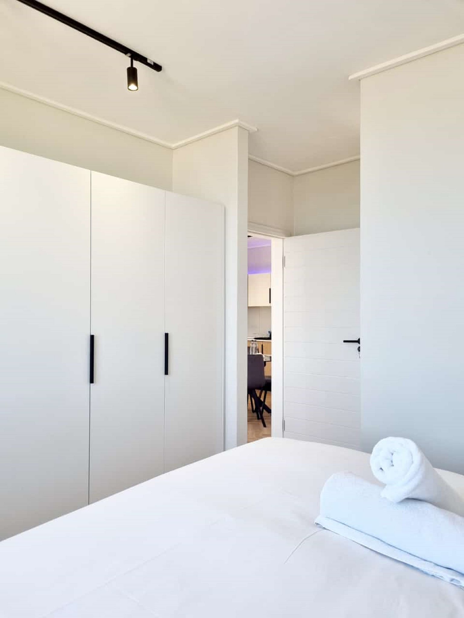 On_park_one_bedroom_-03_S