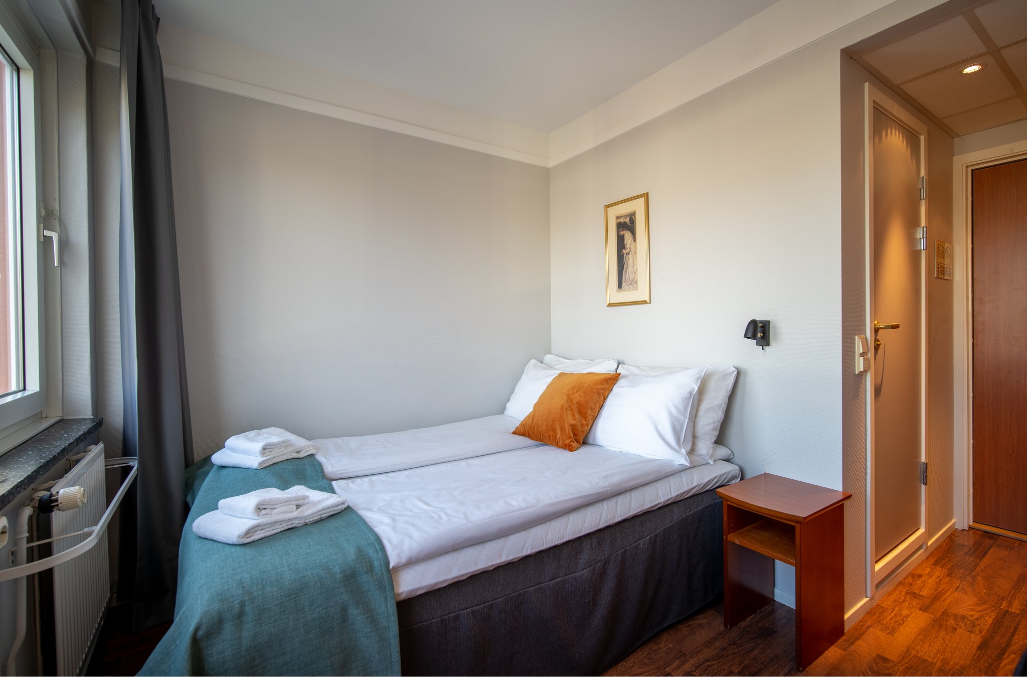 22855_standard-double-room-first-hotel-amalie-tromso_S