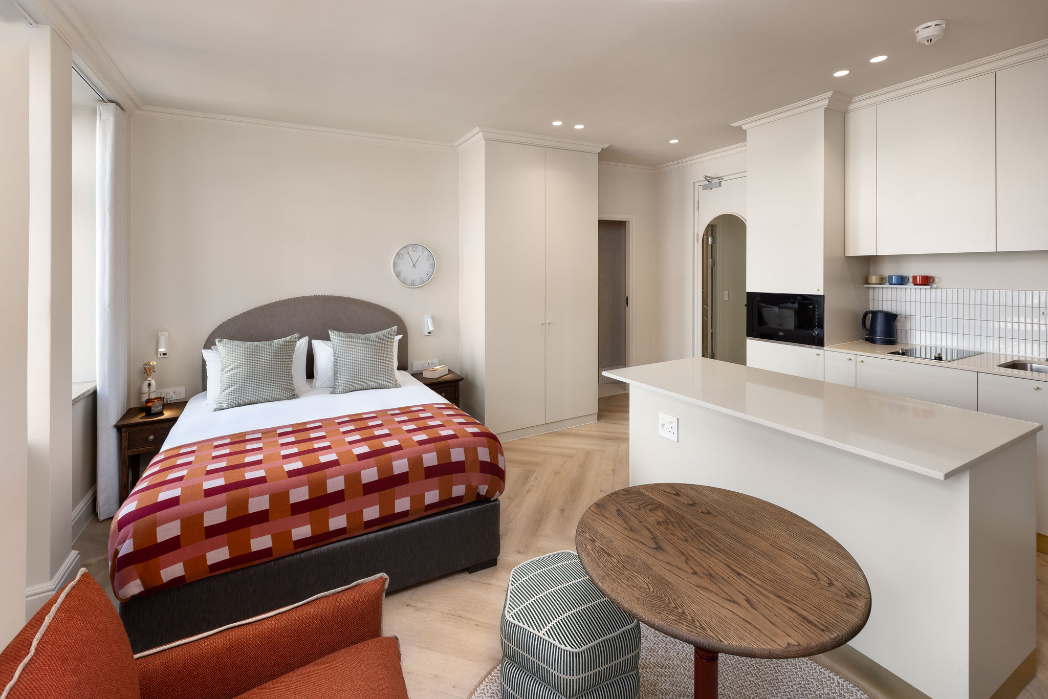 xnKhaTkUd0OEr99Iv4HvTw_Executive_Studio(8)_S