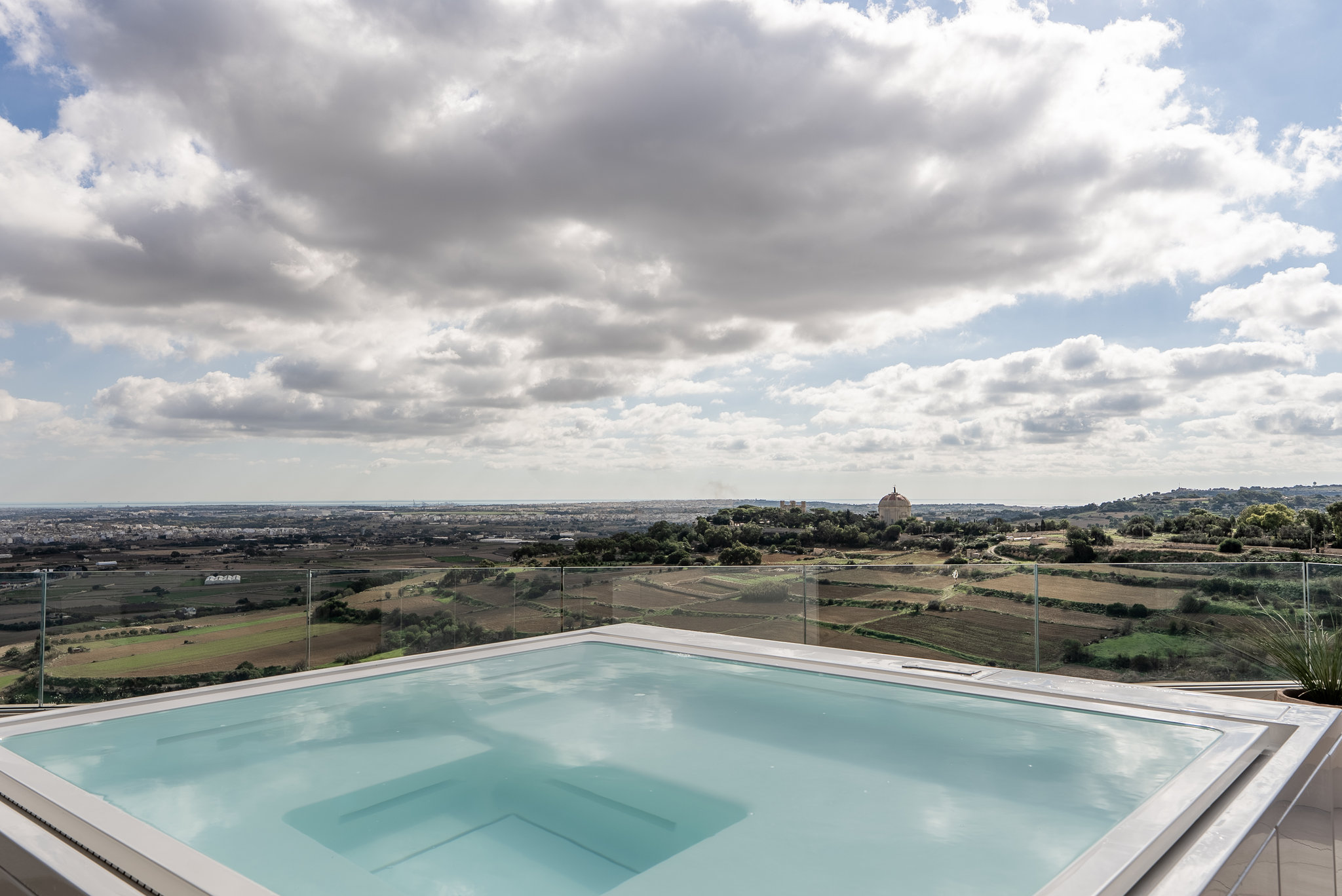 qSY2ATFUmTl9CQTZVOBw_Verdala_-_Designer_Suite_-_Photos_(1_S