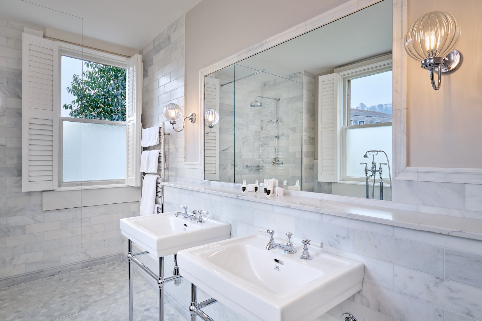 Luxury_Junior_Suite_Bathroom_S