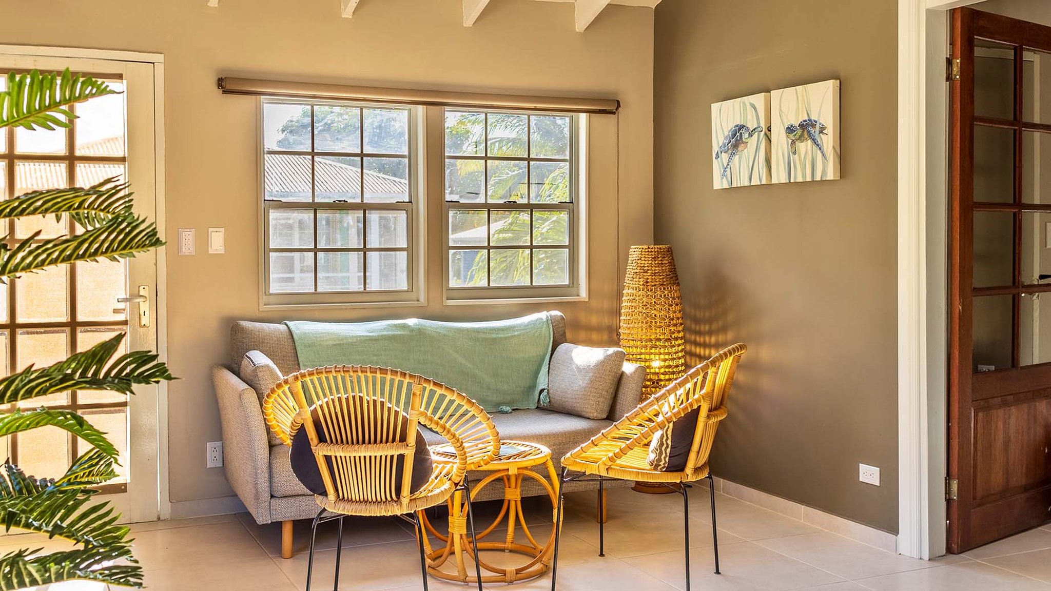 Talk-of-the-Town-Bungalow_S