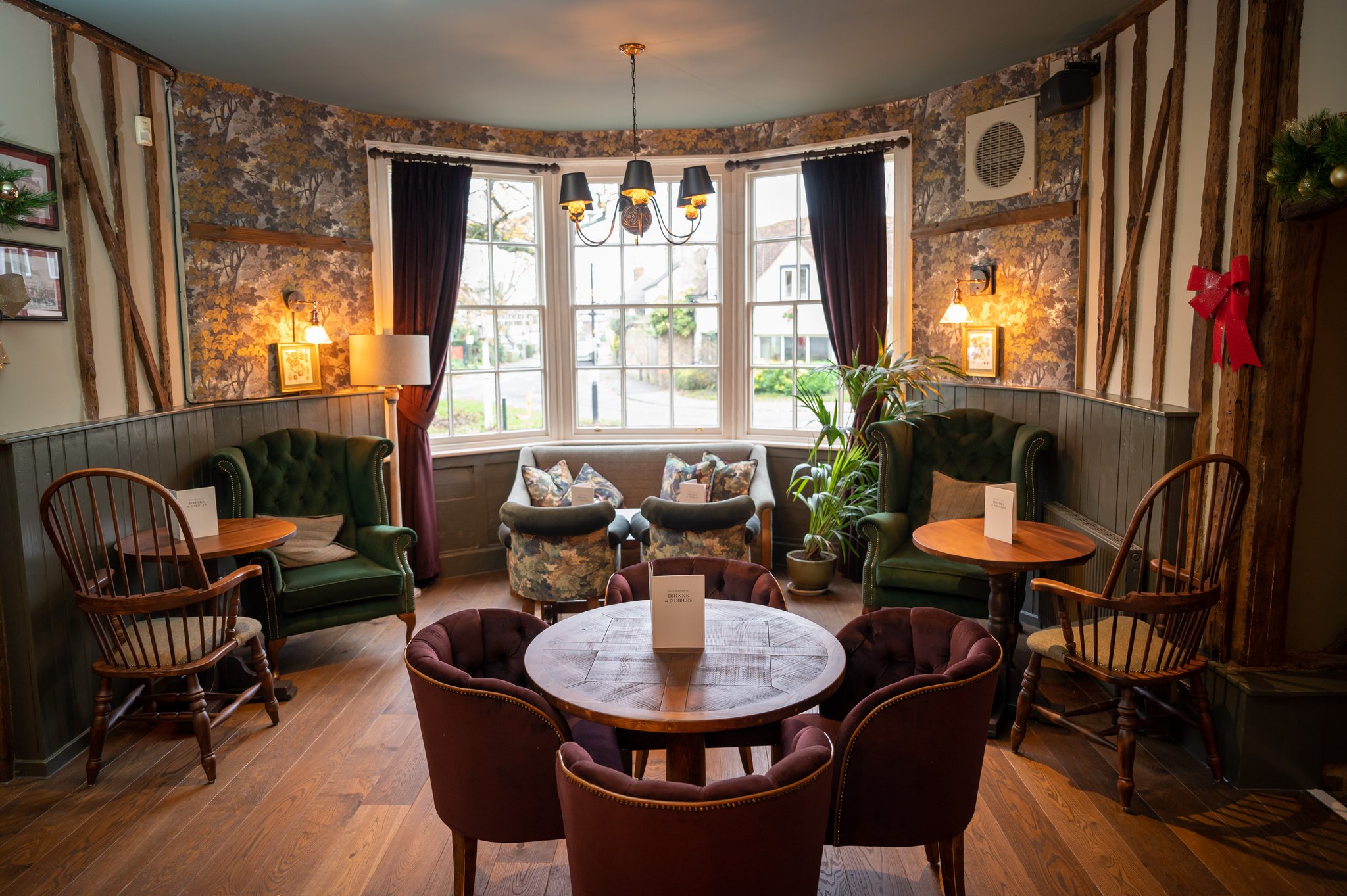 6189_DB_C_B_GreenMan_Harlow_Pub_2022_54_S