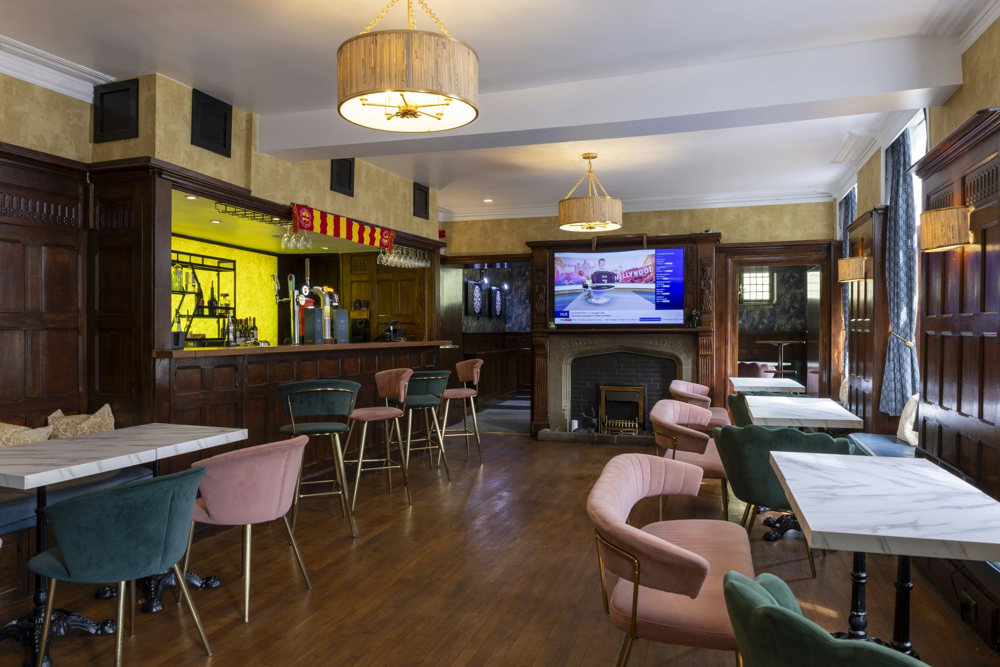 LJYd7TTcqEa0amUrImB6PA_Hornton_Sports_bar_(2)_S