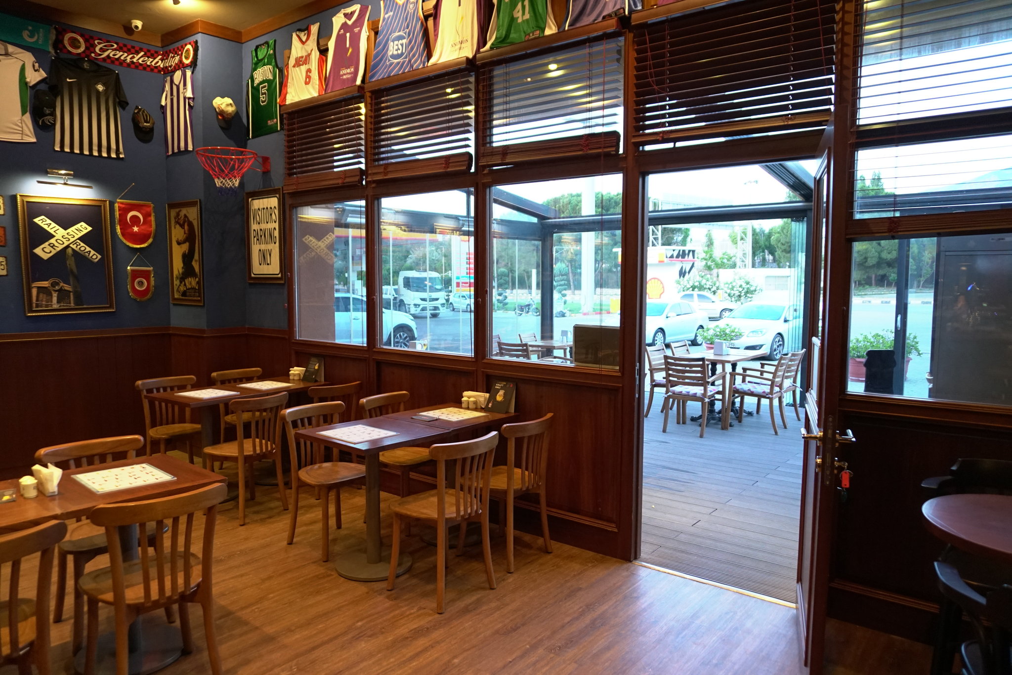 The_Pub_Sports_Bar3_S