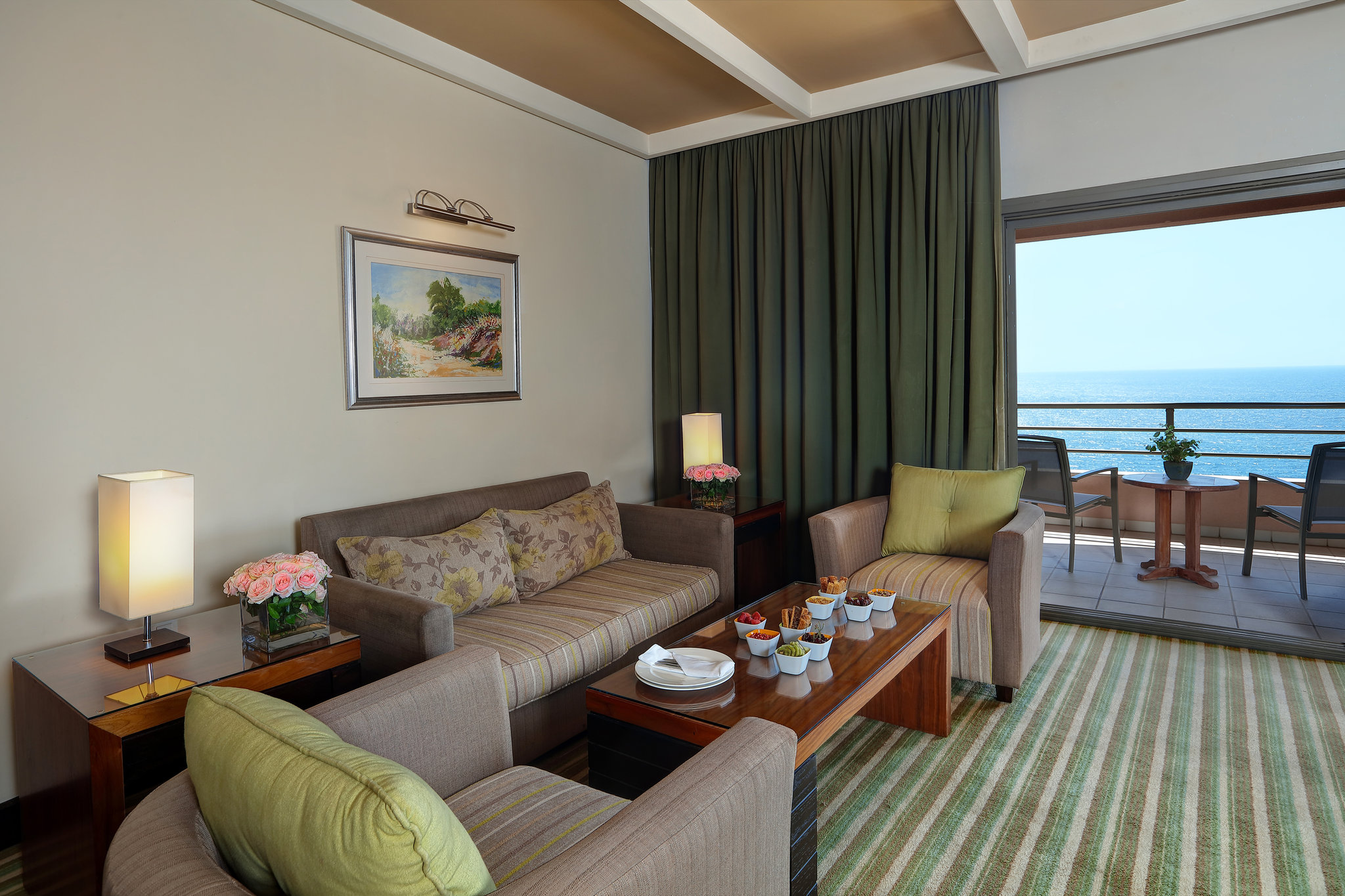 Junior_Suite-JNR-living_room_S