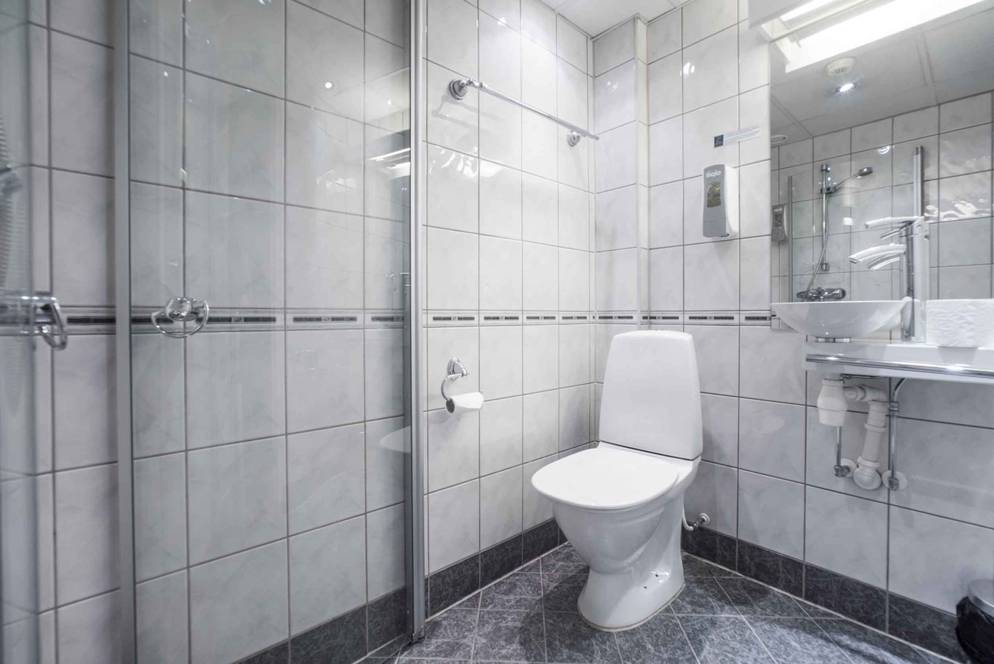 Bathroom-_double_room_S