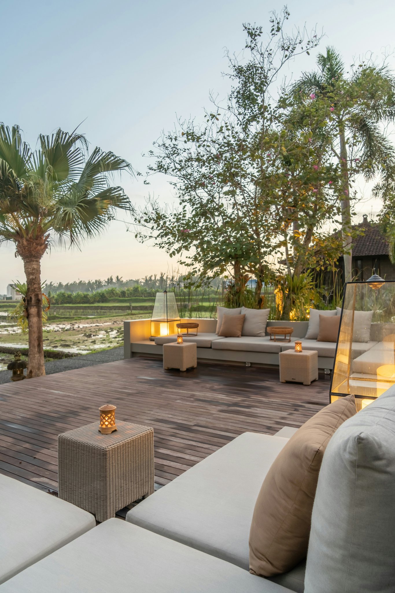 7UdzTWkiR0yfU1YPqiWLyQ_Panen_Padi_Lounge_3_S