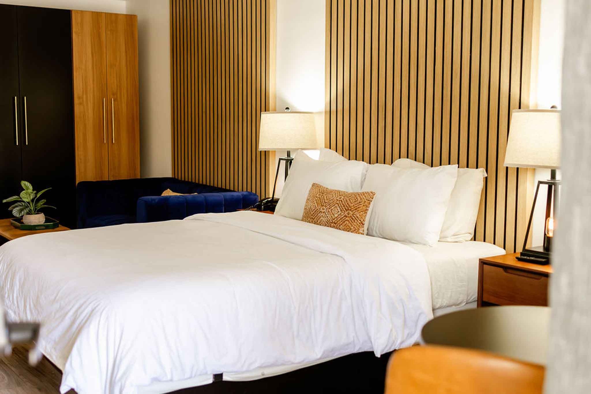 Queen_Mini_Suite-09_S