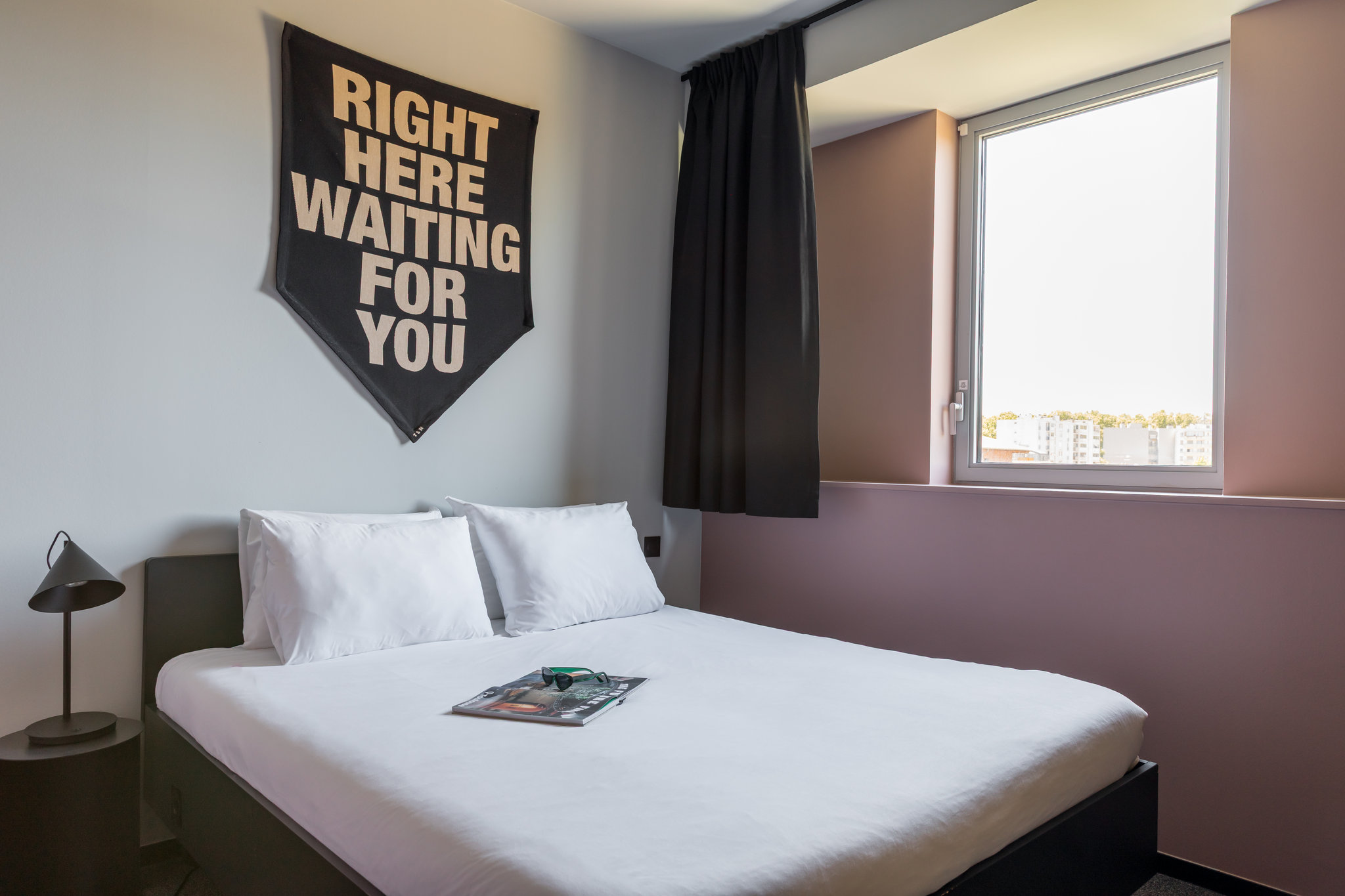 The_Social_Hub_Toulouse_STANDARD_QUEEN_-_Interior_Hotel_R_S