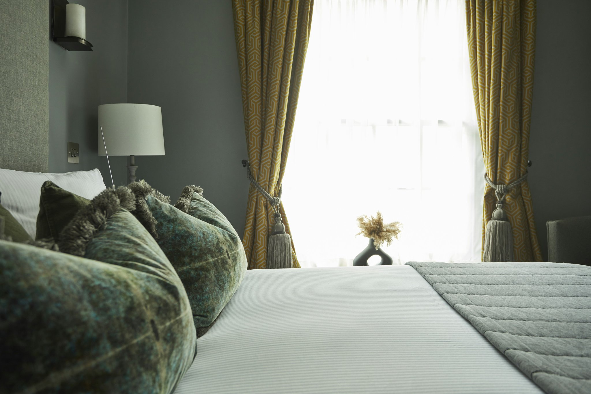 KAwXviHqFEuybHu9ArIFpg_StandardDouble_2_S