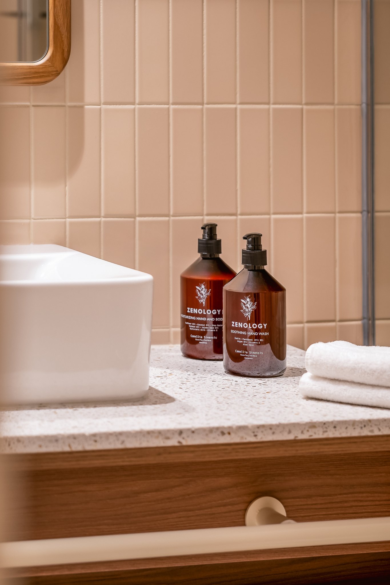 uWozisNfEESlORRW1B4hrw_Bathroom_amenities_soap_S