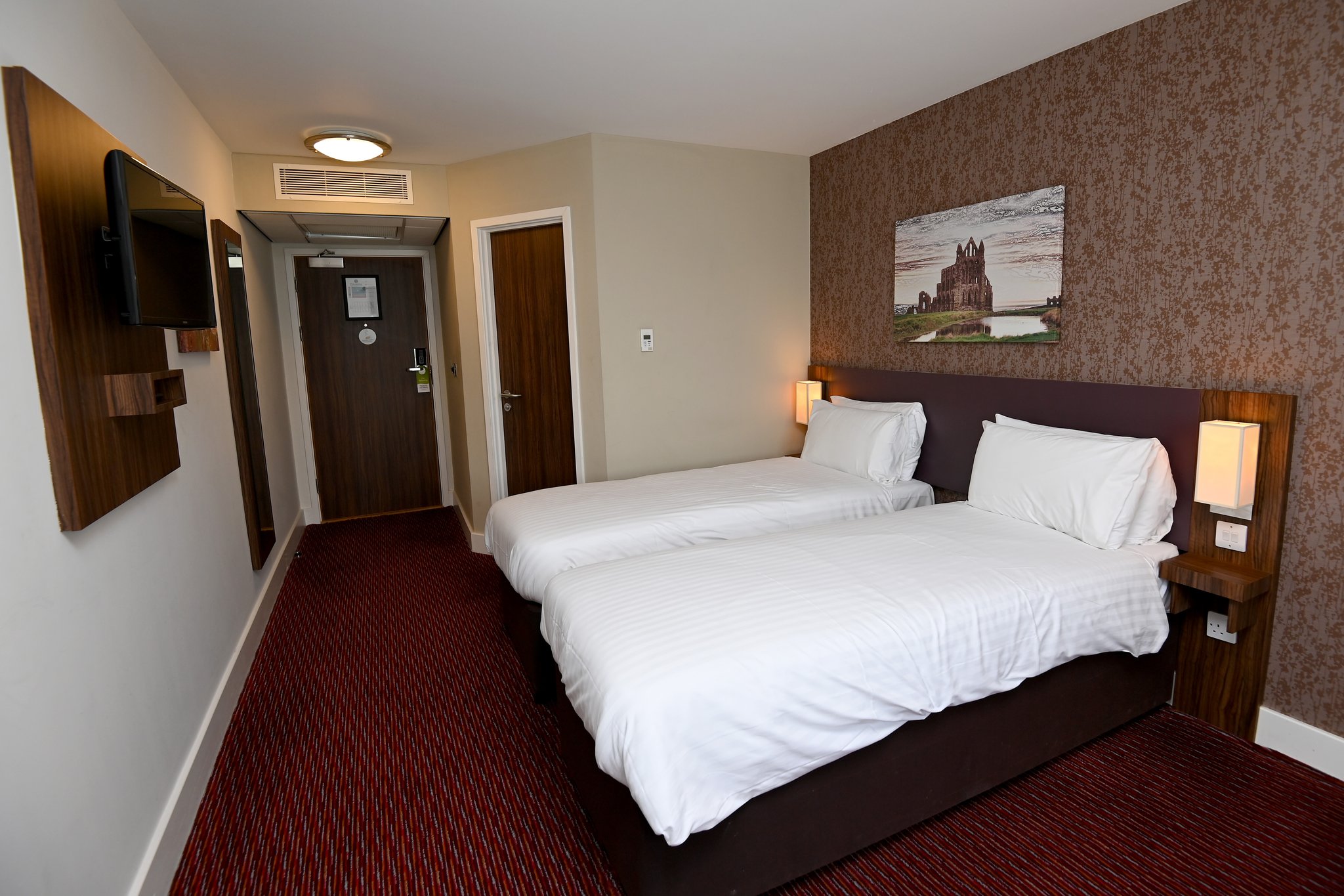 t1PaZ7FifkWBsY1PthhT6A_Accessible_Double_or_Twin1_S