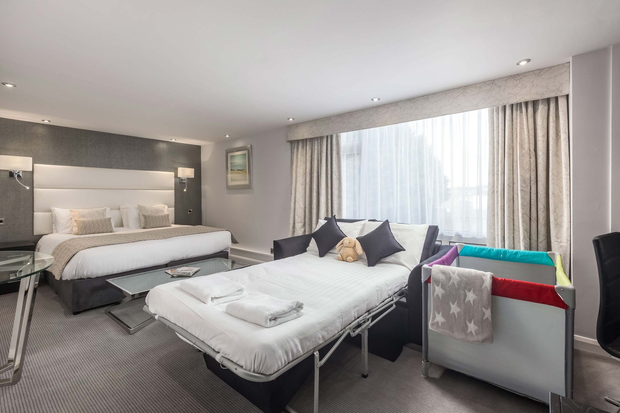 Y2h8RnzbGkulHeWvqAFSHA_Family_Room_S