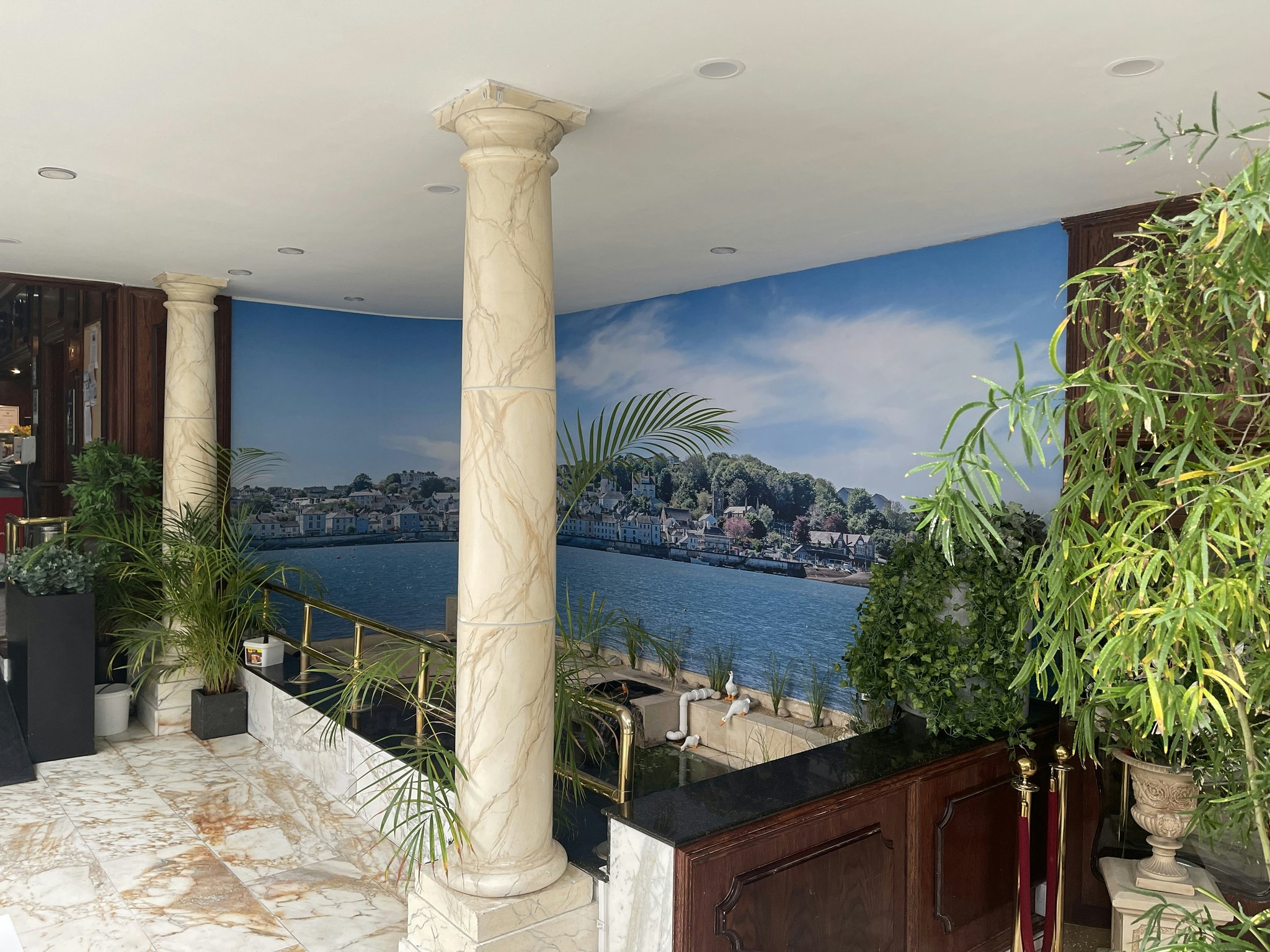 is4cOKSIUmRWVcvH5IZag_Lobby-2_S