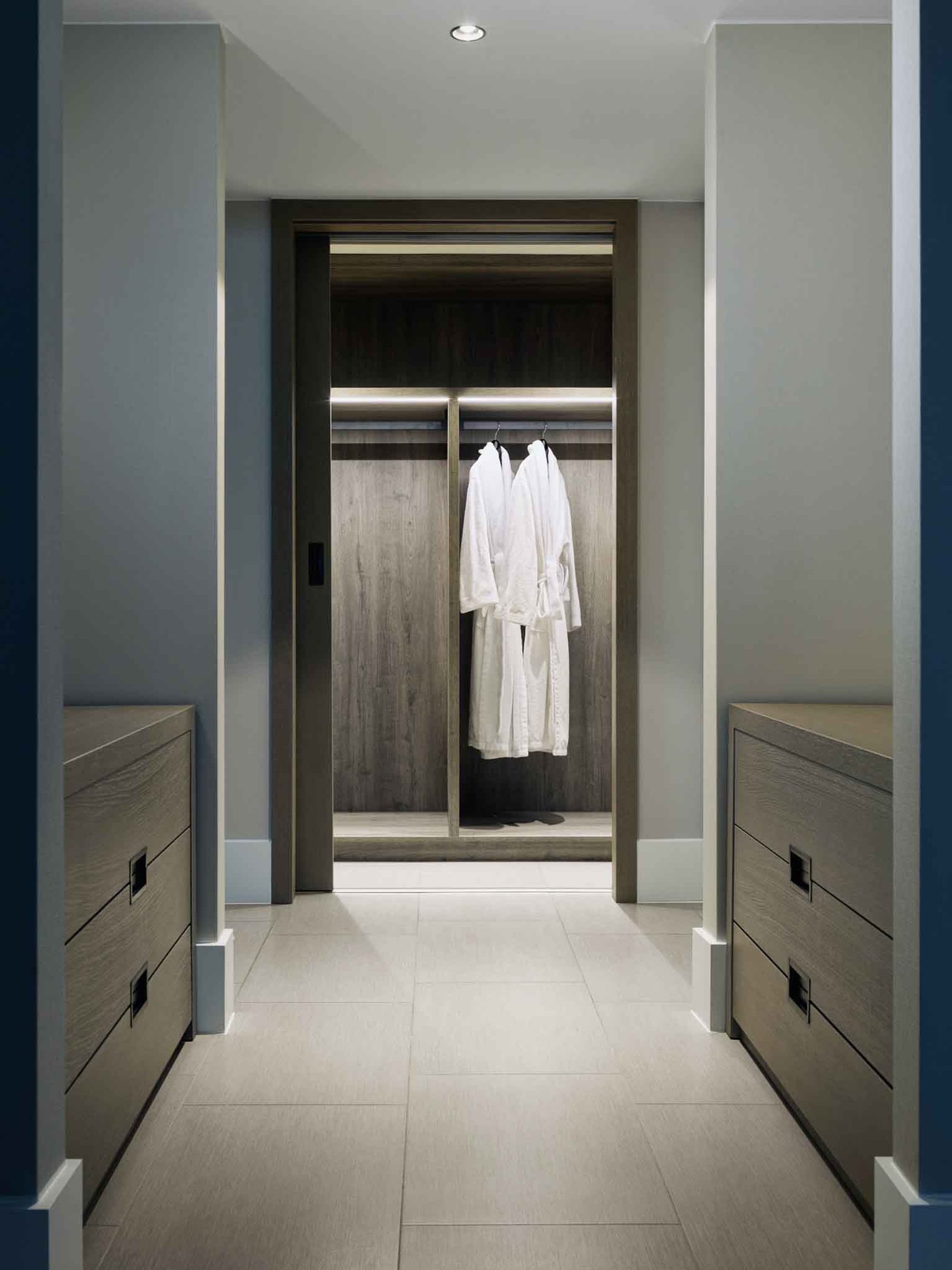 DWJCfZ7AEWROluD2kSX8w_Executive_Suite-02_S