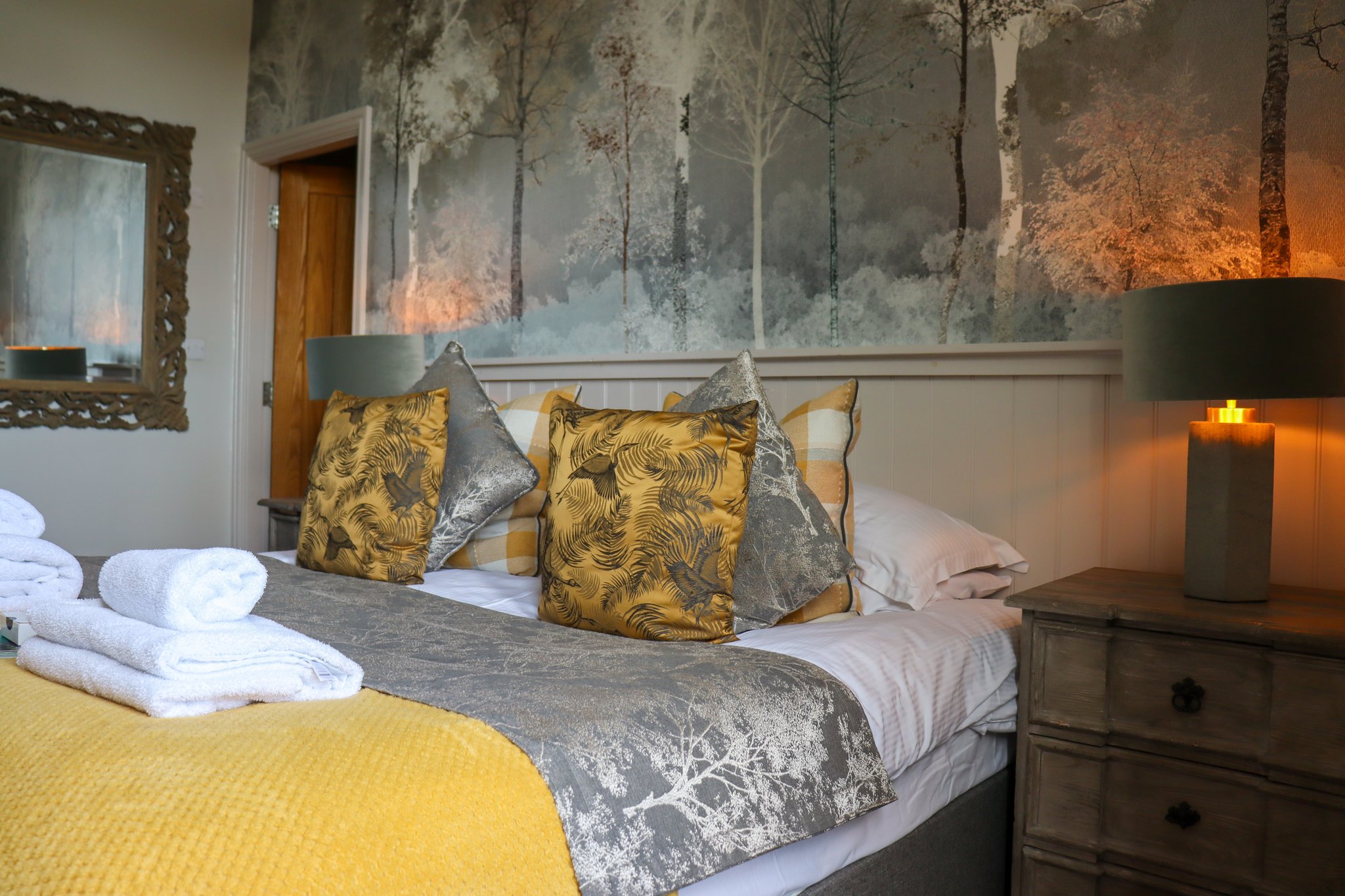 VLkFYgUSMUeONp53tz9JQ_Room_3_Superior_Superking_or_Twin-1_S